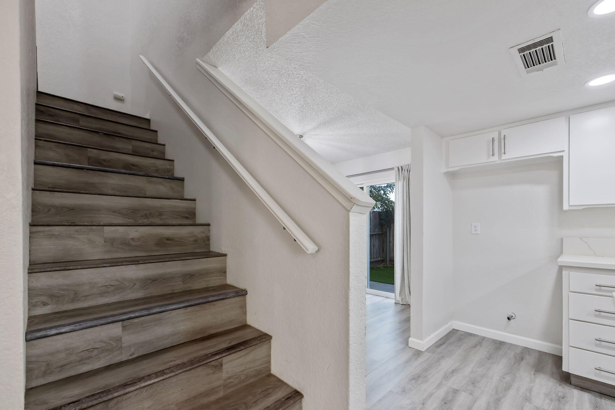 2024 E Laura Ave, Visalia, CA 93292