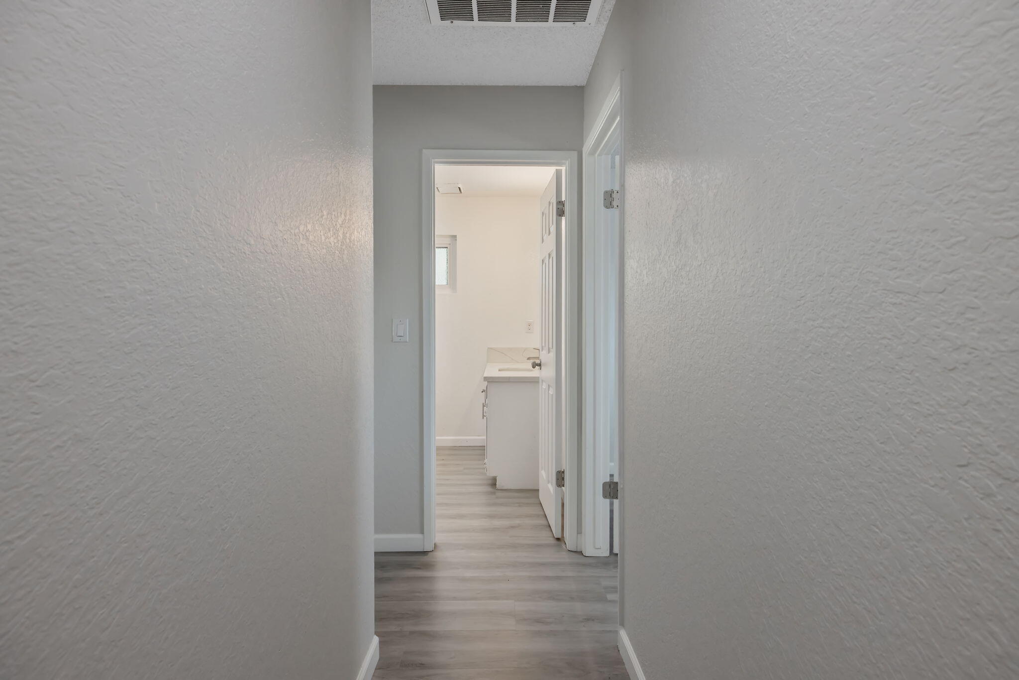 2024 E Laura Ave, Visalia, CA 93292