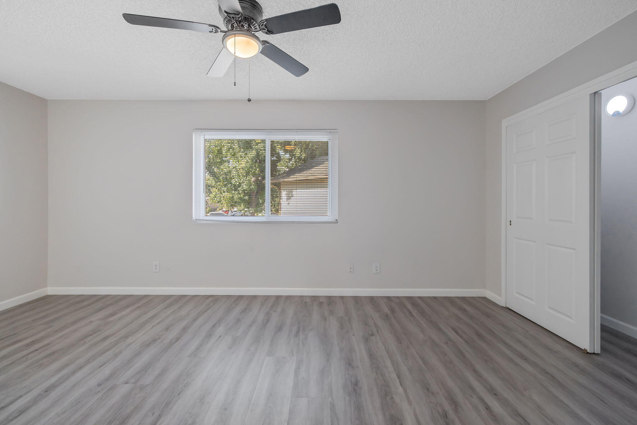 2024 E Laura Ave, Visalia, CA 93292