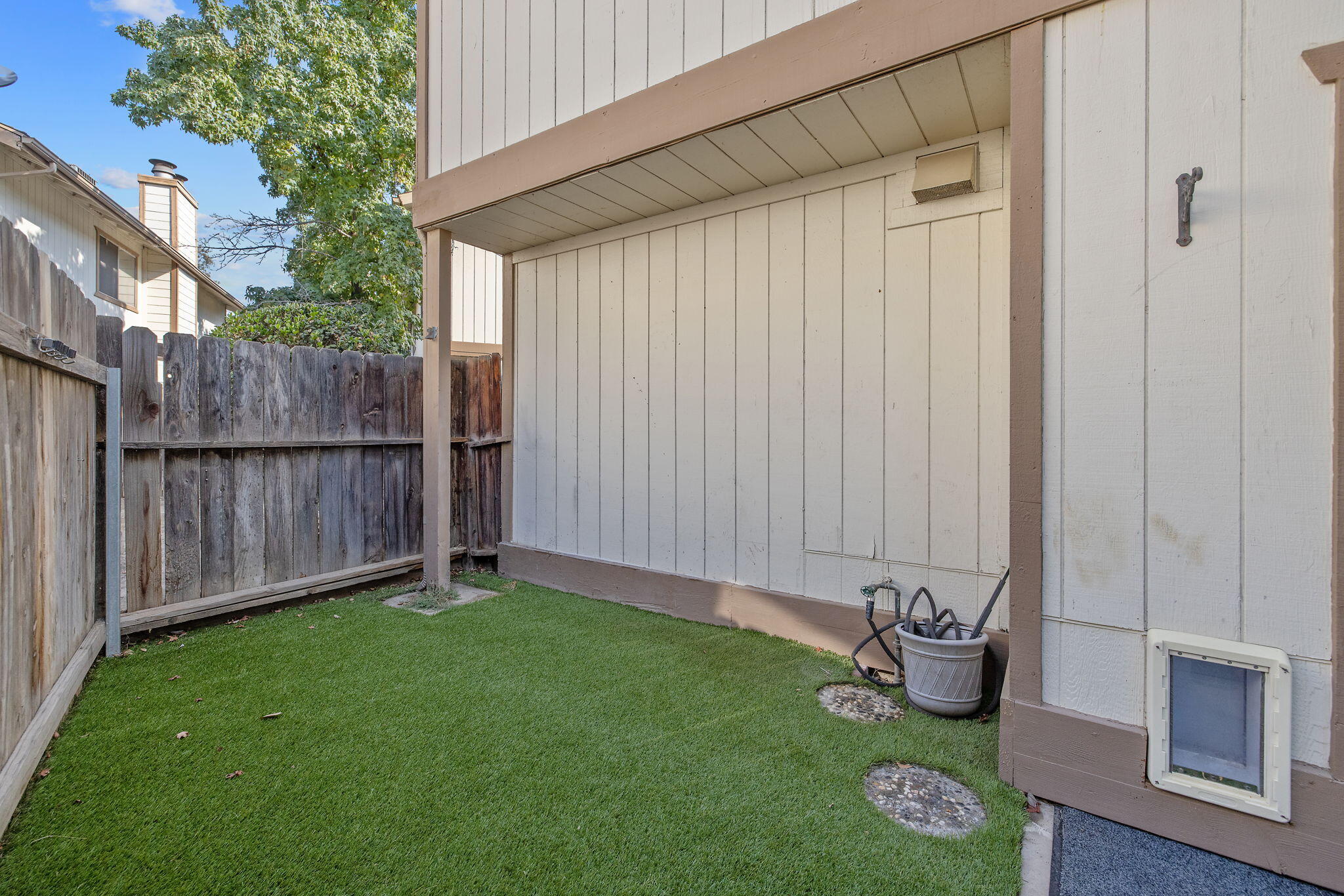 2024 E Laura Ave, Visalia, CA 93292