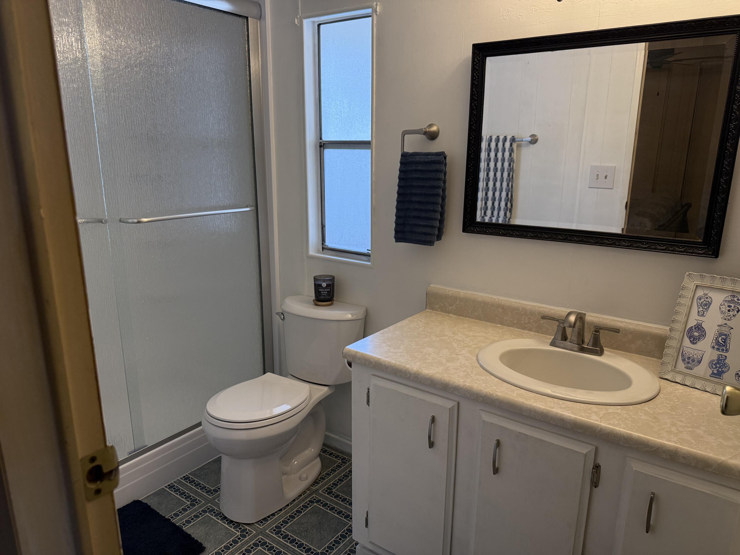 2400 W Midvalley Ave #F-1, Visalia, CA 93277