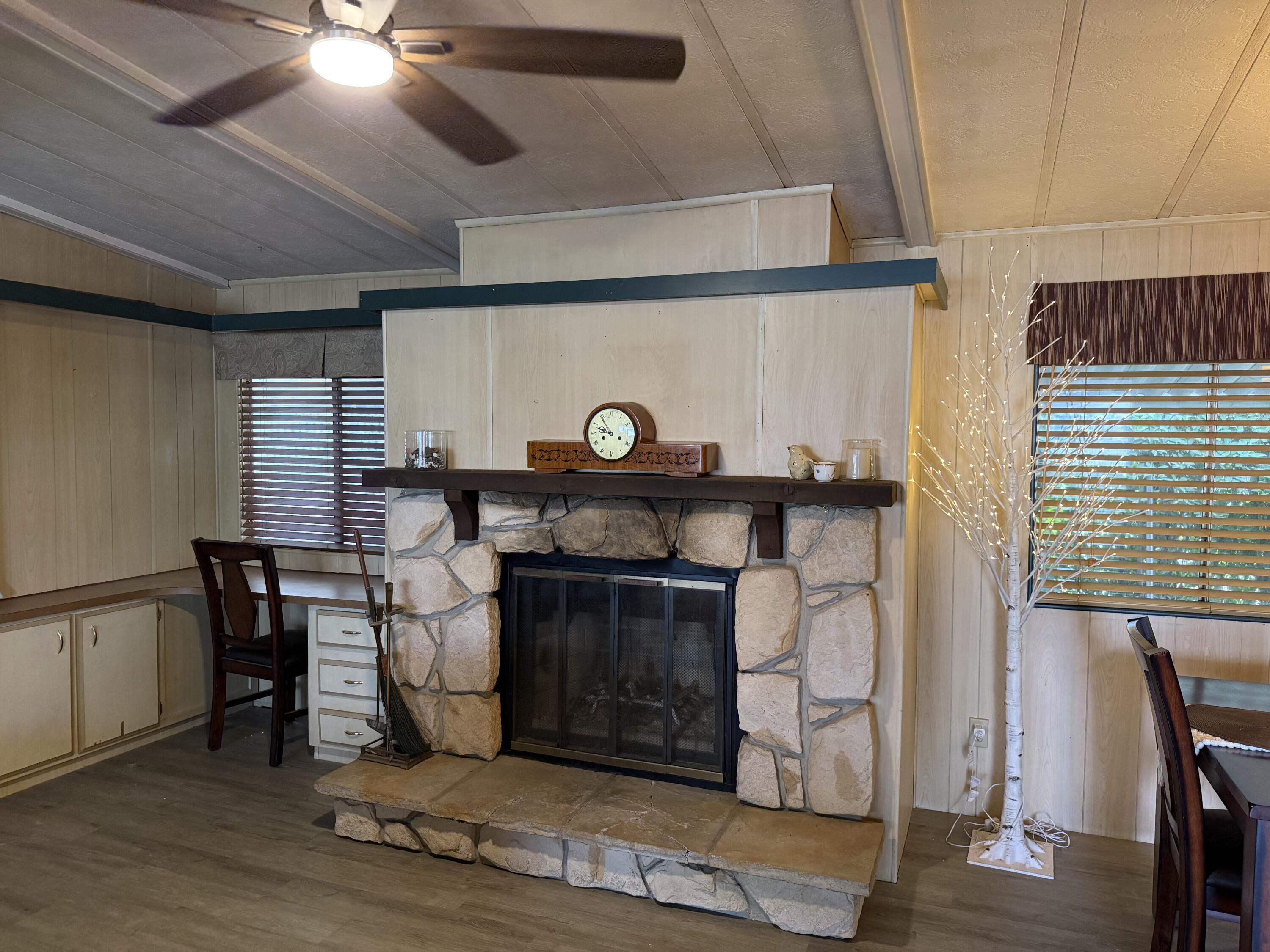 2400 W Midvalley Ave #F-1, Visalia, CA 93277