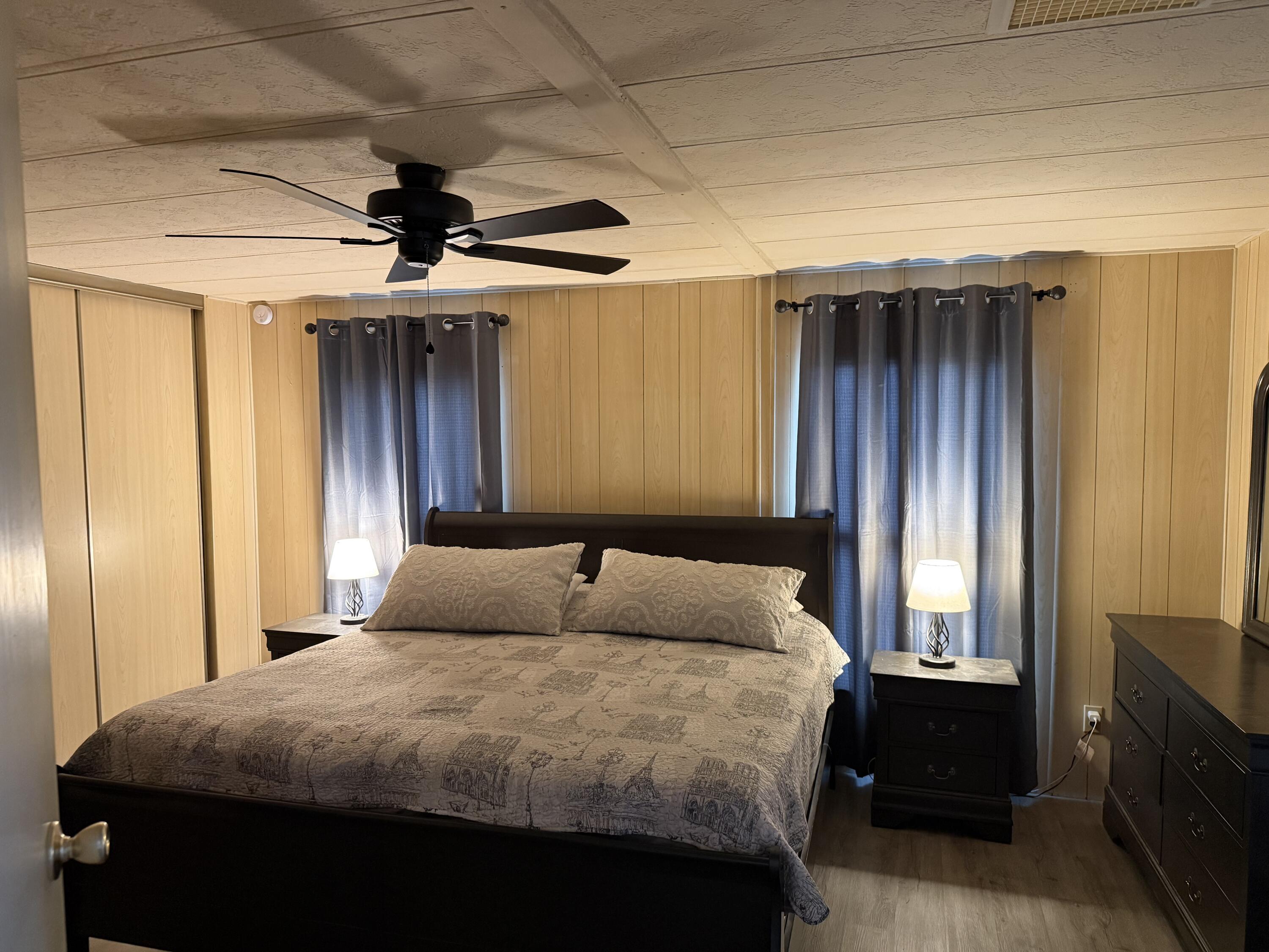 2400 W Midvalley Ave #F-1, Visalia, CA 93277