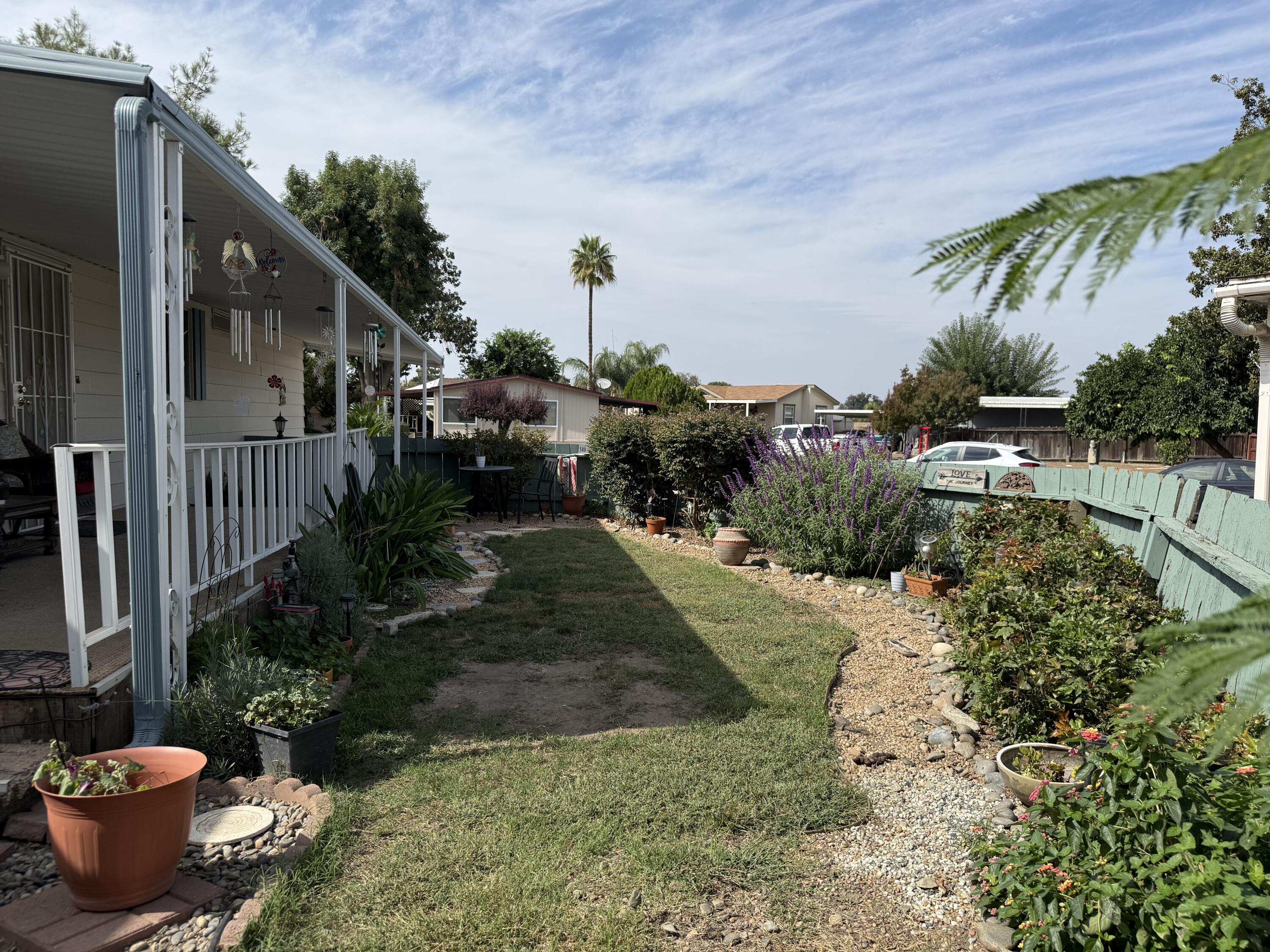 2400 W Midvalley Ave #F-1, Visalia, CA 93277