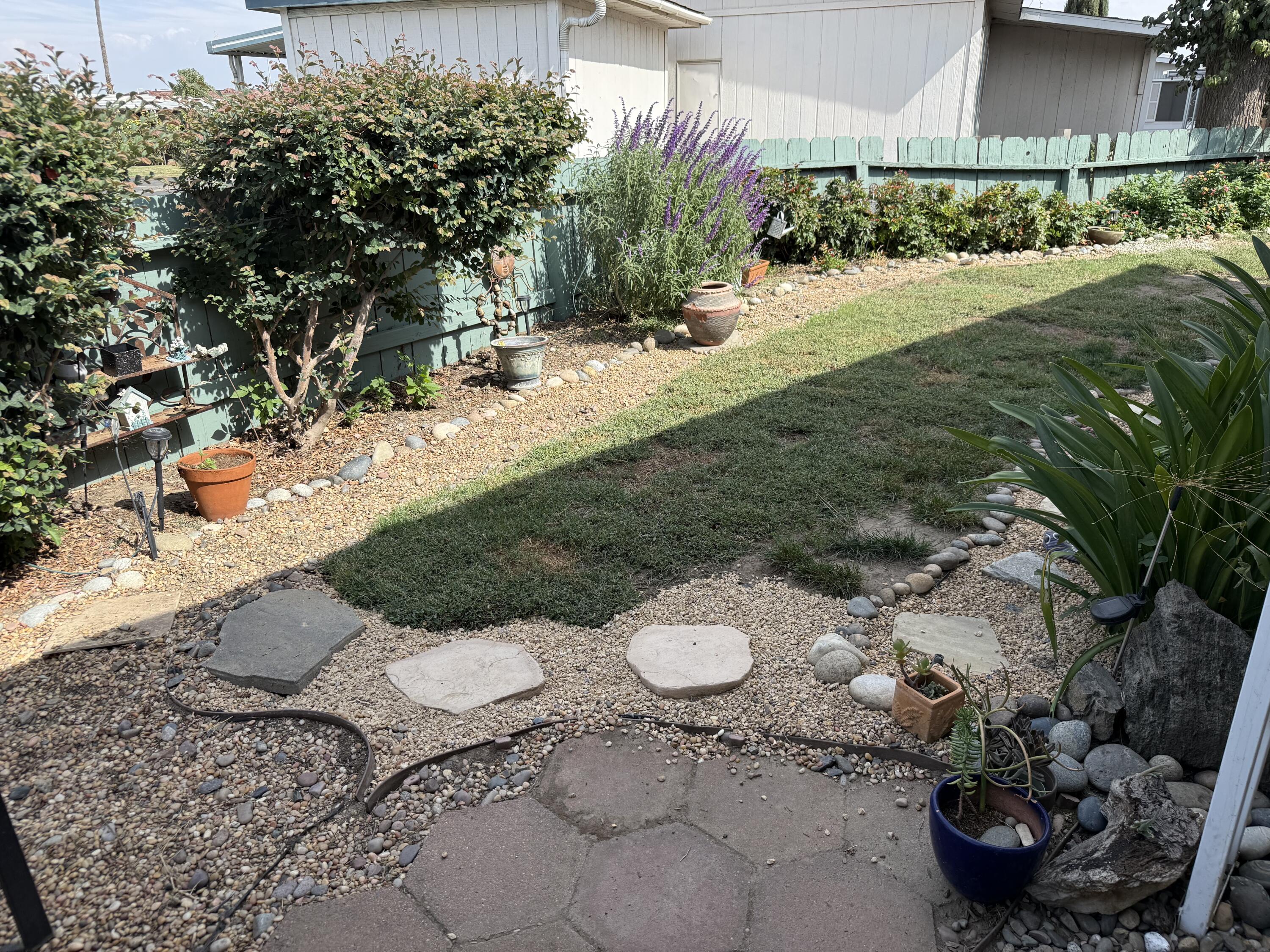 2400 W Midvalley Ave #F-1, Visalia, CA 93277