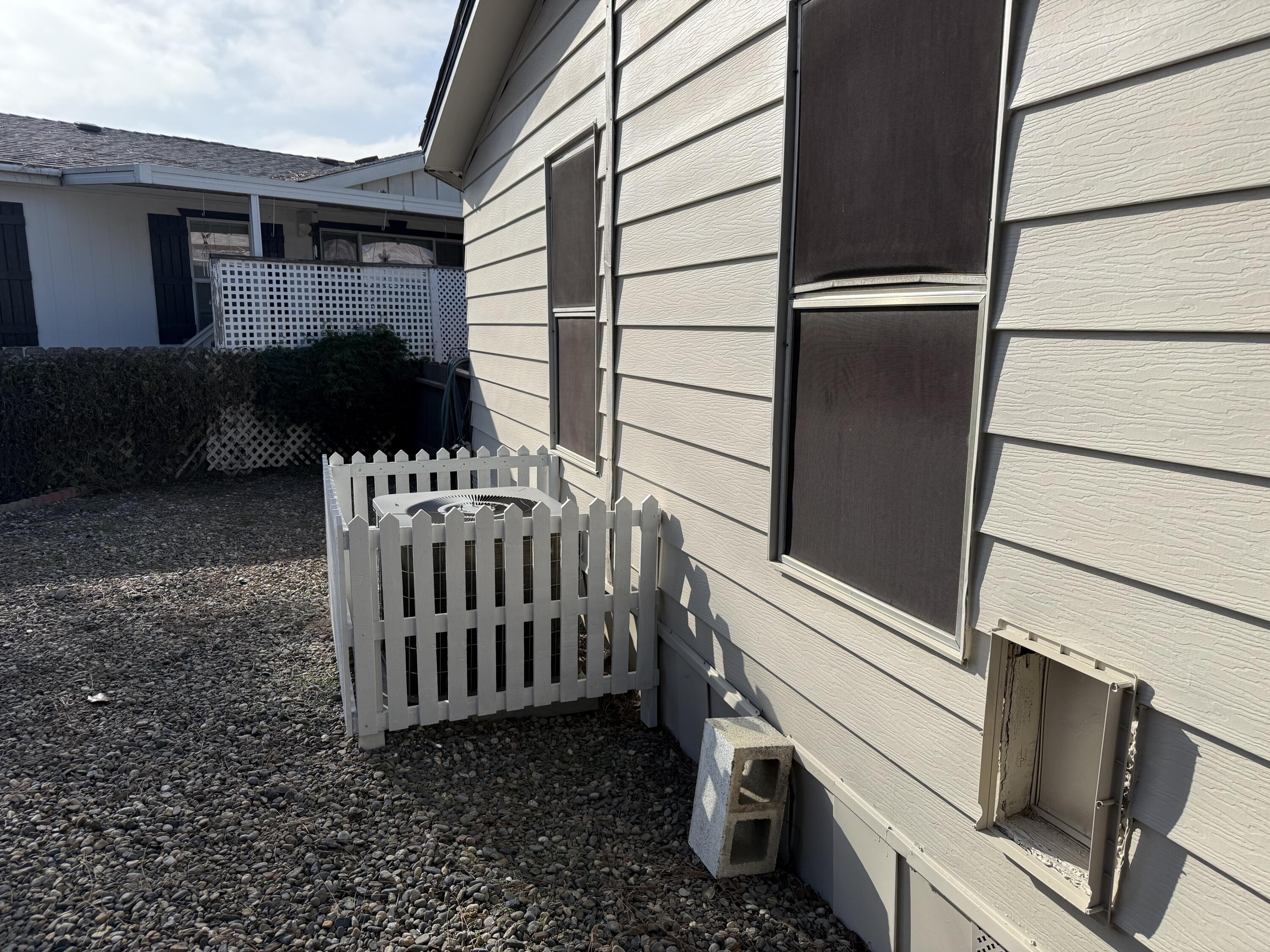 2400 W Midvalley Ave #F-1, Visalia, CA 93277