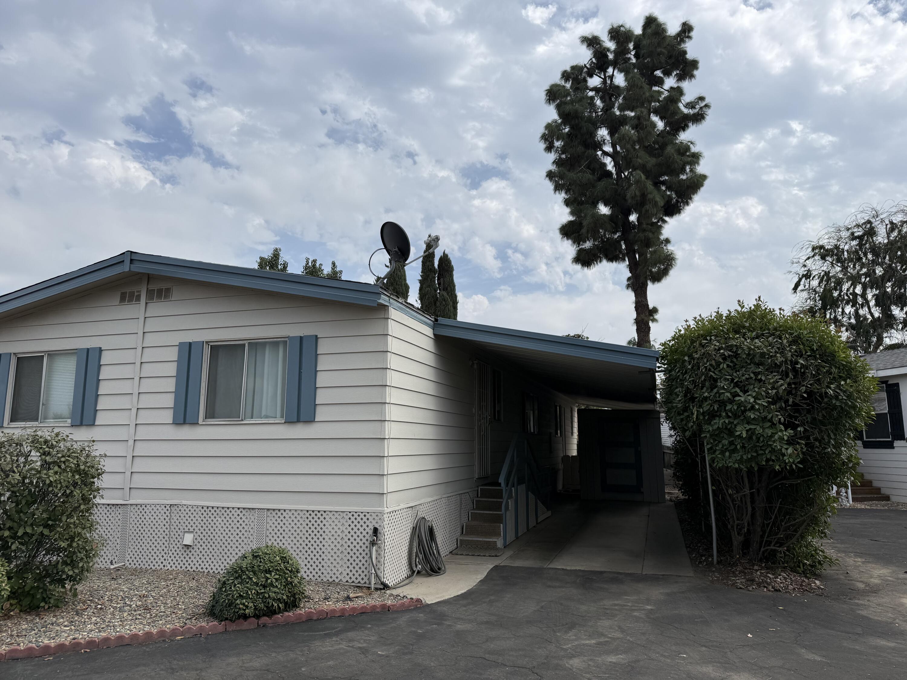 2400 W Midvalley Ave #F-1, Visalia, CA 93277