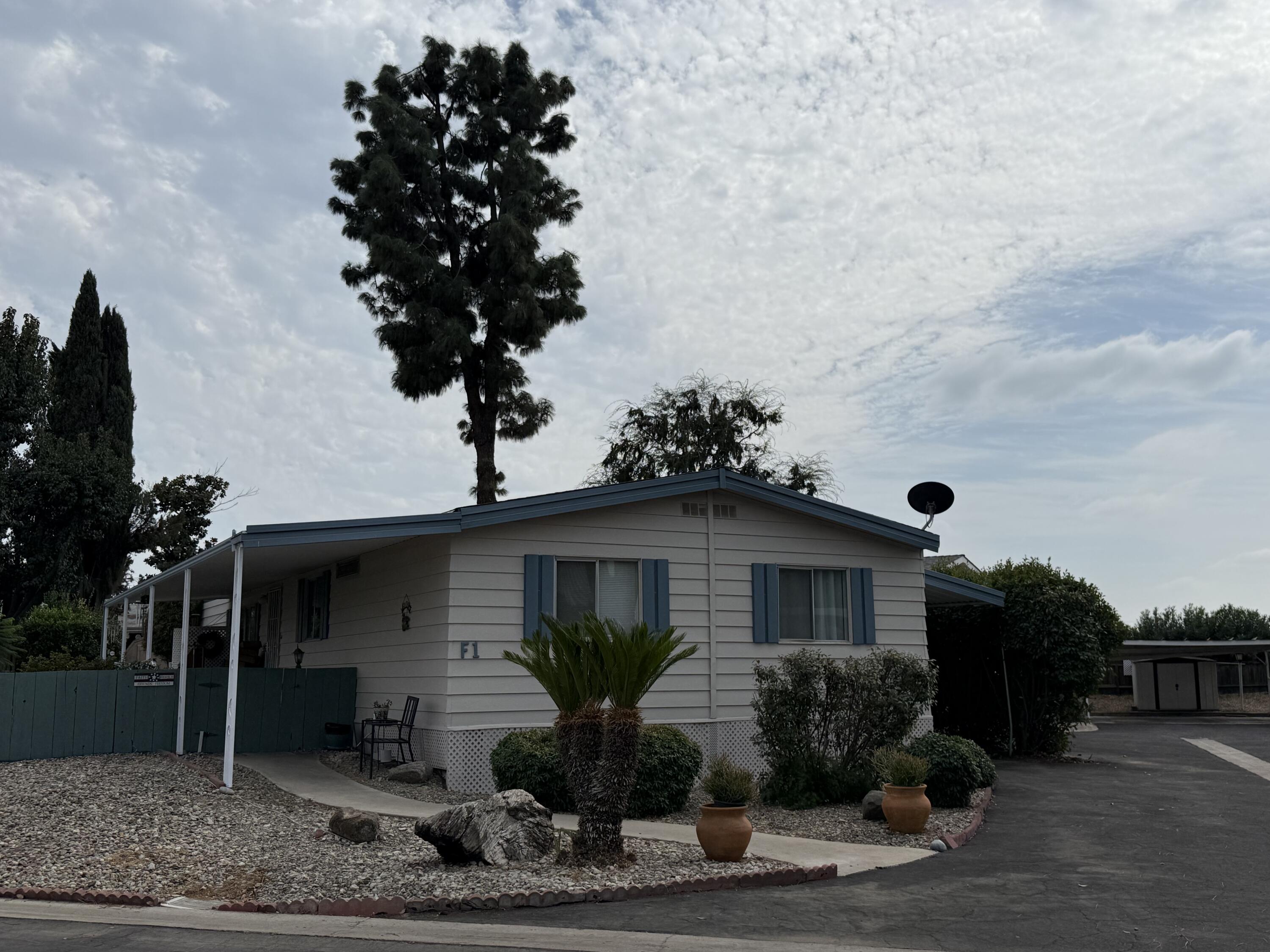 2400 W Midvalley Ave #F-1, Visalia, CA 93277