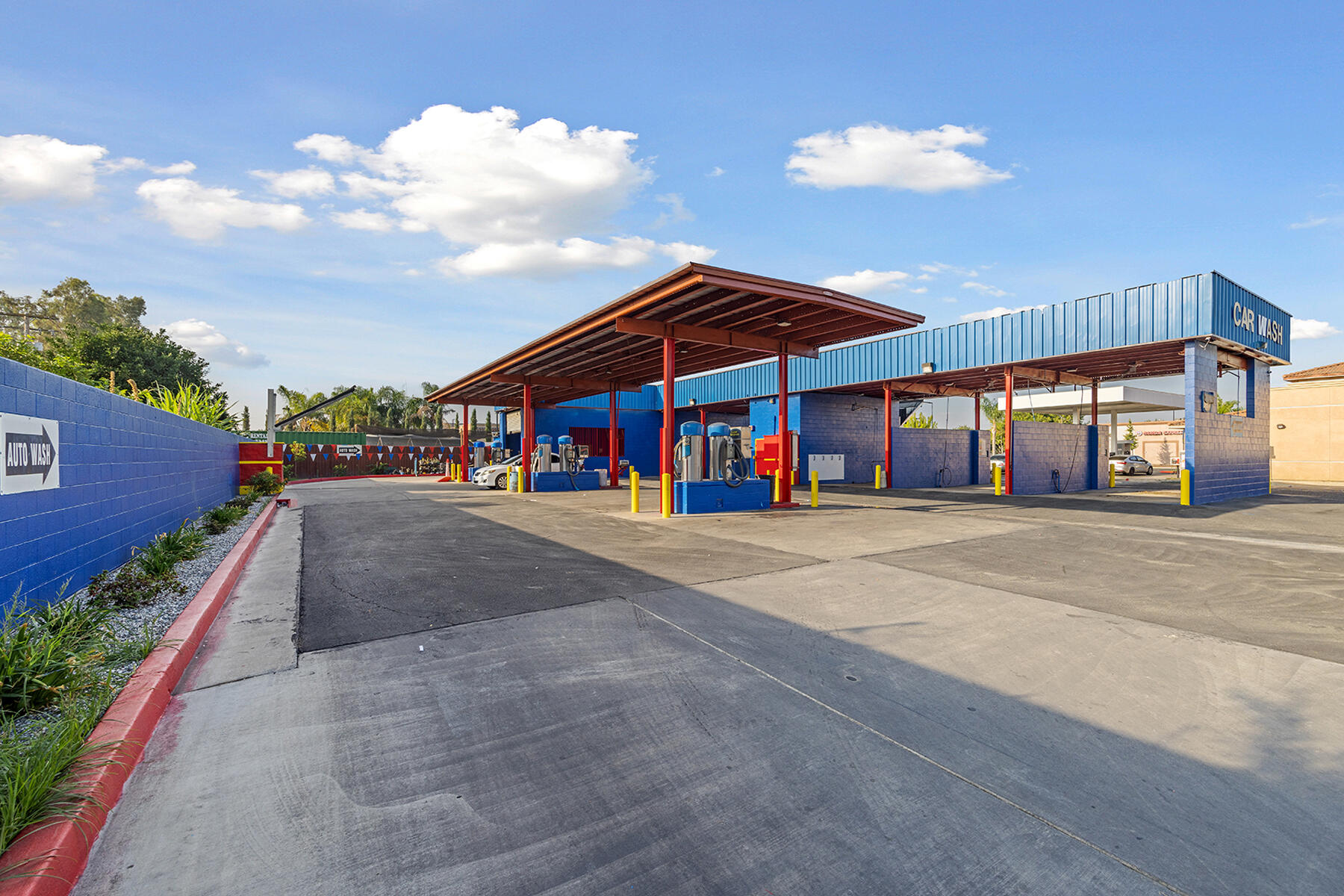 2016 N Dinuba Blvd, Visalia, CA 93291