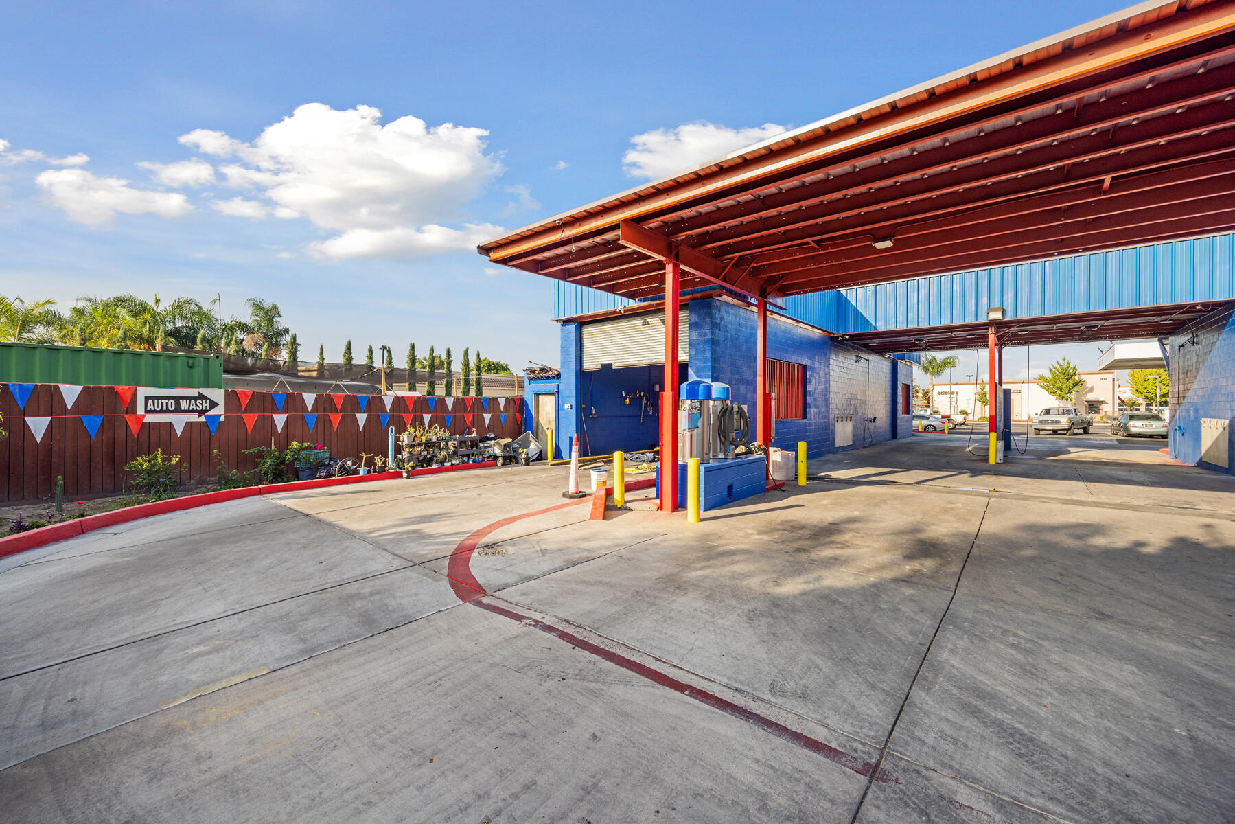 2016 N Dinuba Blvd, Visalia, CA 93291