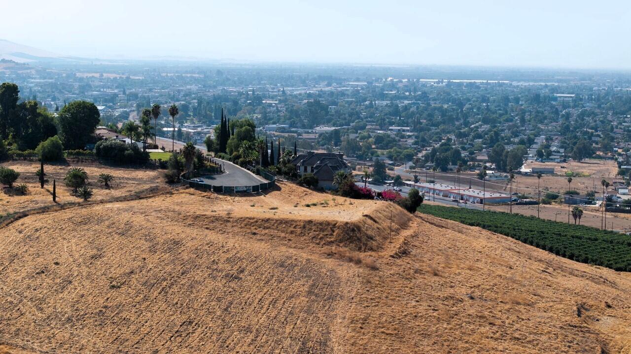 1495 N Highland Dr, Porterville, CA 93257