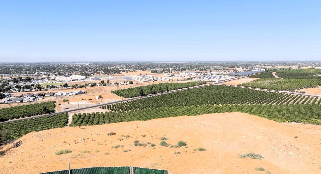 1495 N Highland Dr, Porterville, CA 93257