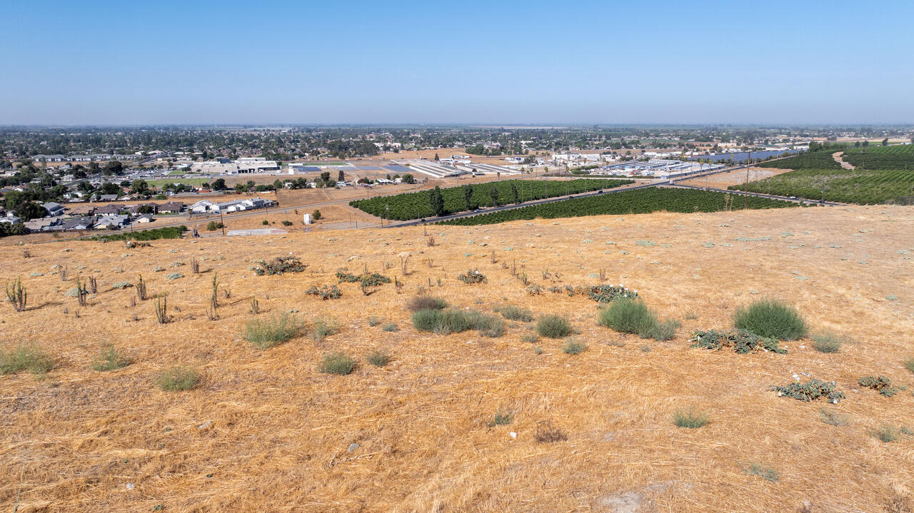 1495 N Highland Dr, Porterville, CA 93257