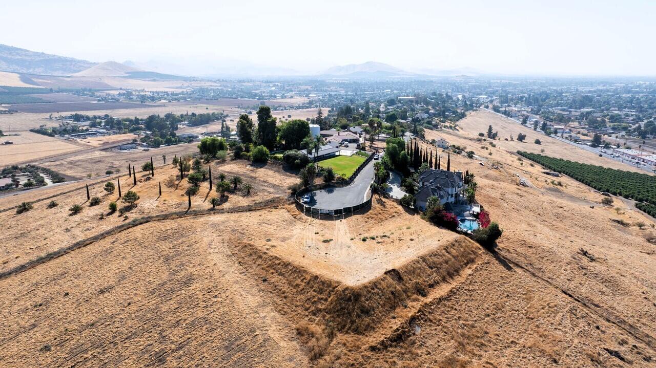 1495 N Highland Dr, Porterville, CA 93257