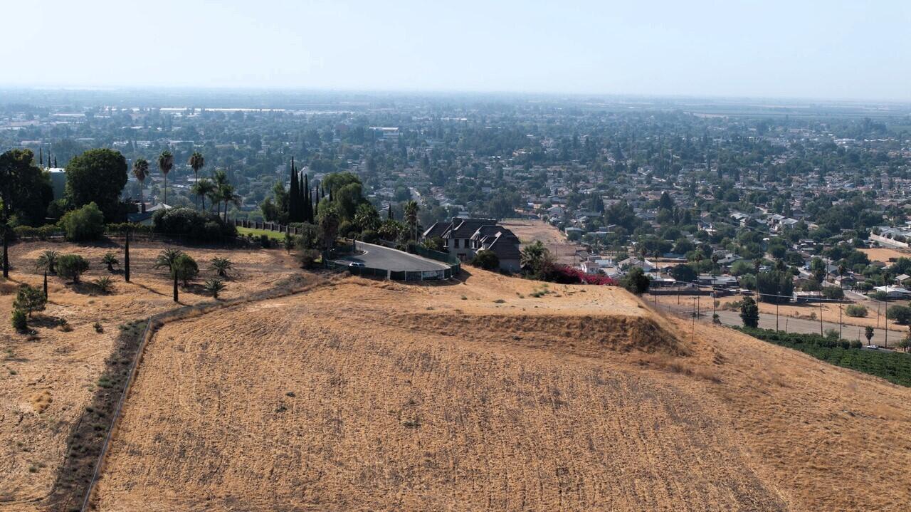 1495 N Highland Dr, Porterville, CA 93257