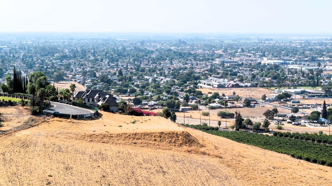 1495 N Highland Dr, Porterville, CA 93257