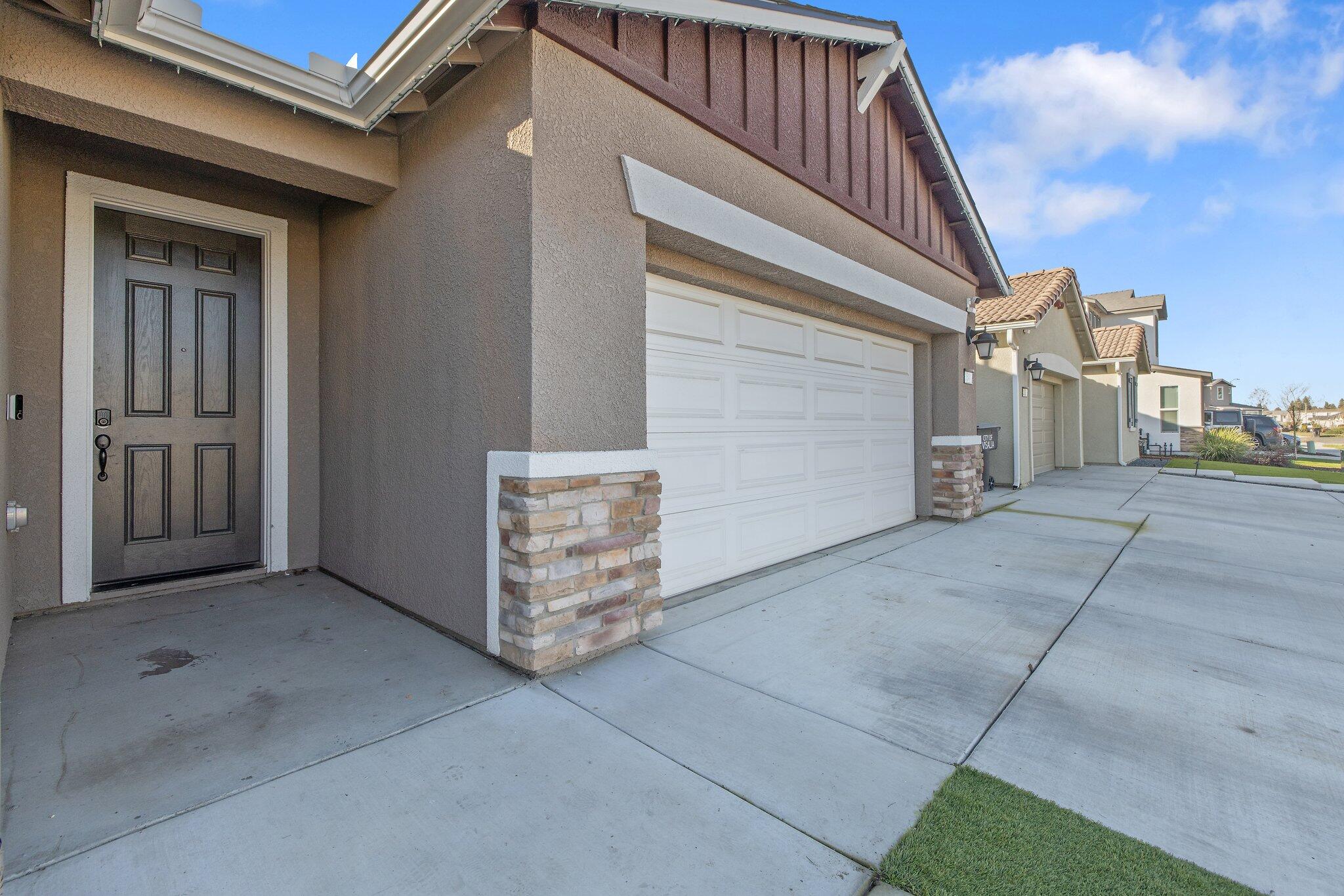 3541 E Laura Ct, Visalia, CA 93292