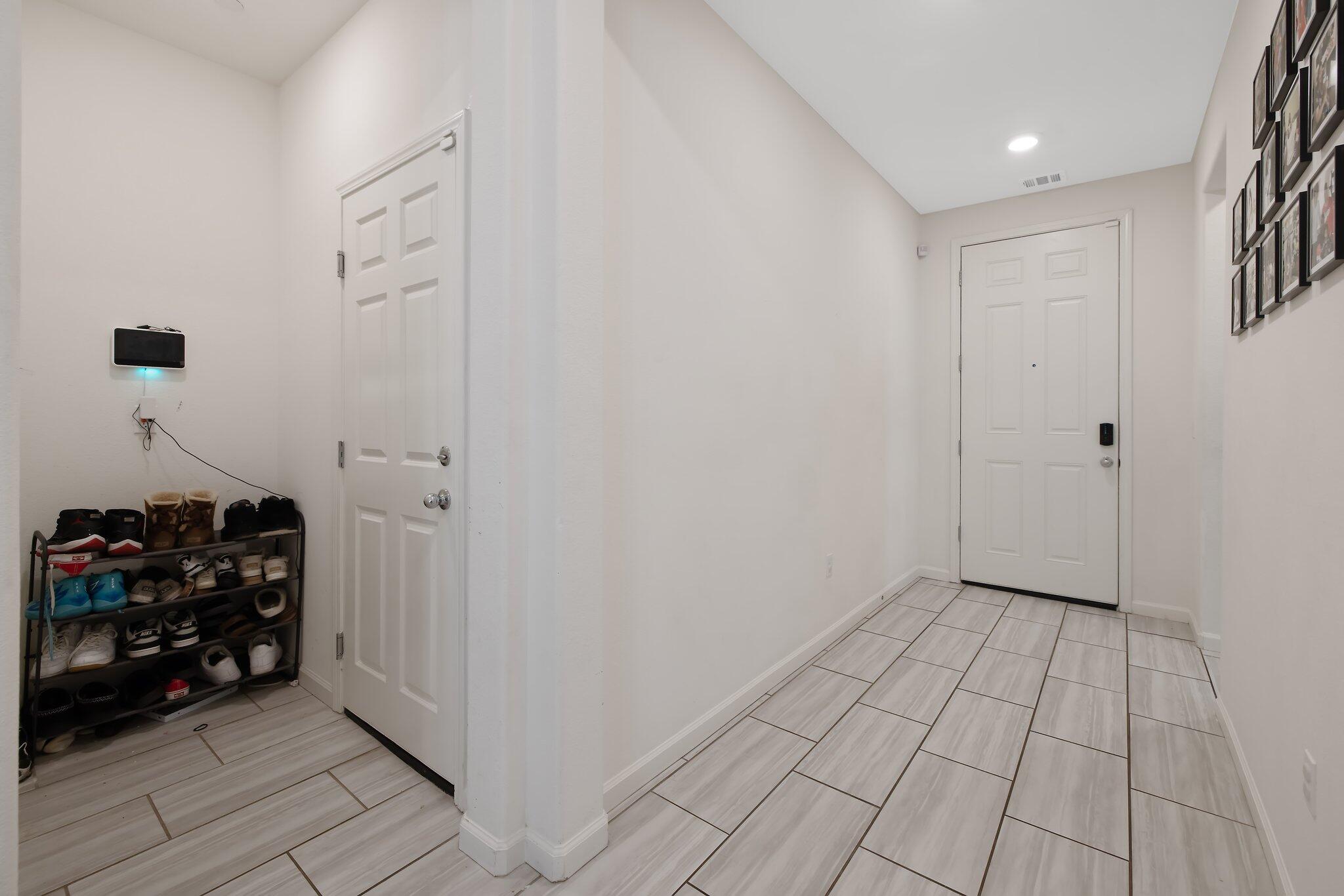 3541 E Laura Ct, Visalia, CA 93292