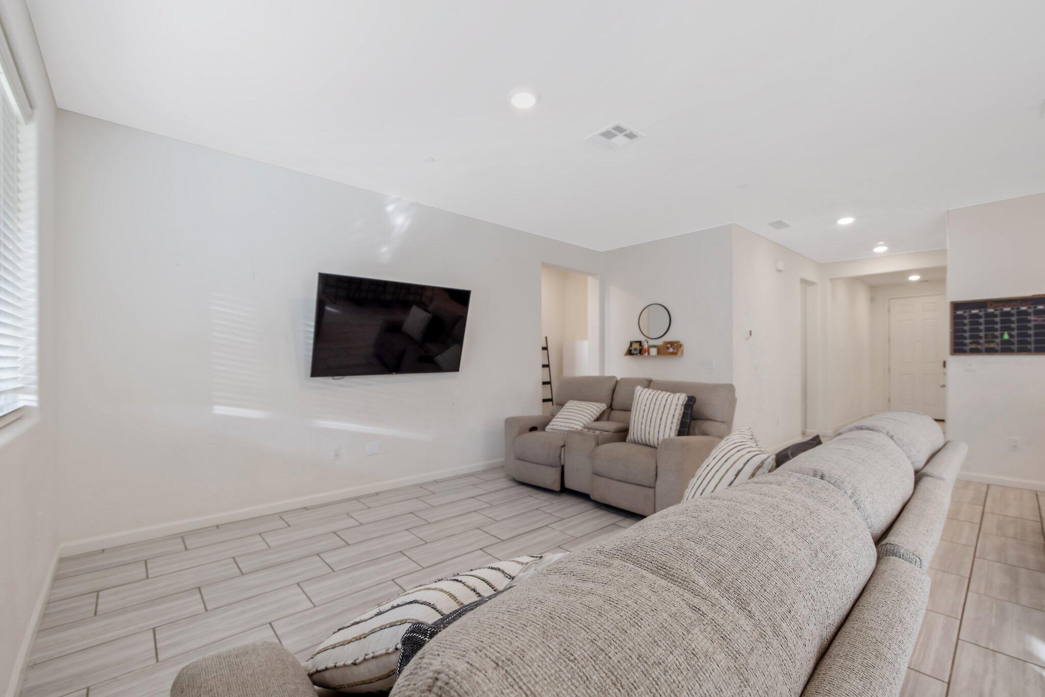 3541 E Laura Ct, Visalia, CA 93292