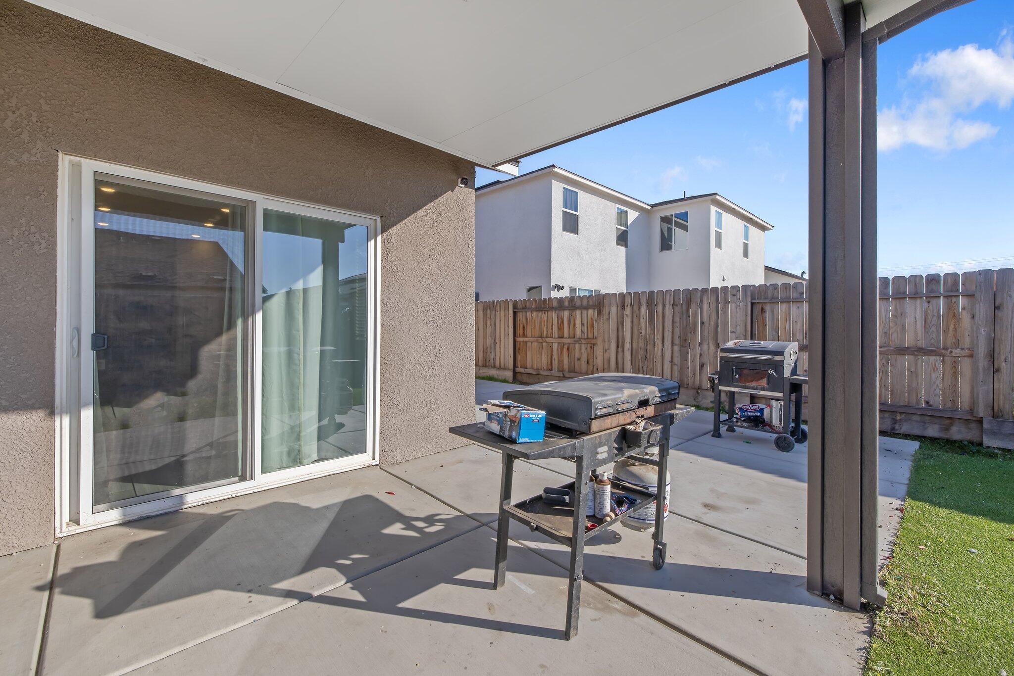 3541 E Laura Ct, Visalia, CA 93292