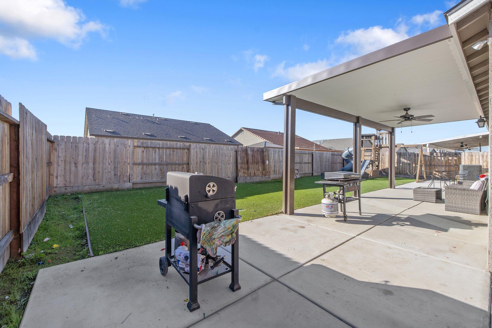 3541 E Laura Ct, Visalia, CA 93292