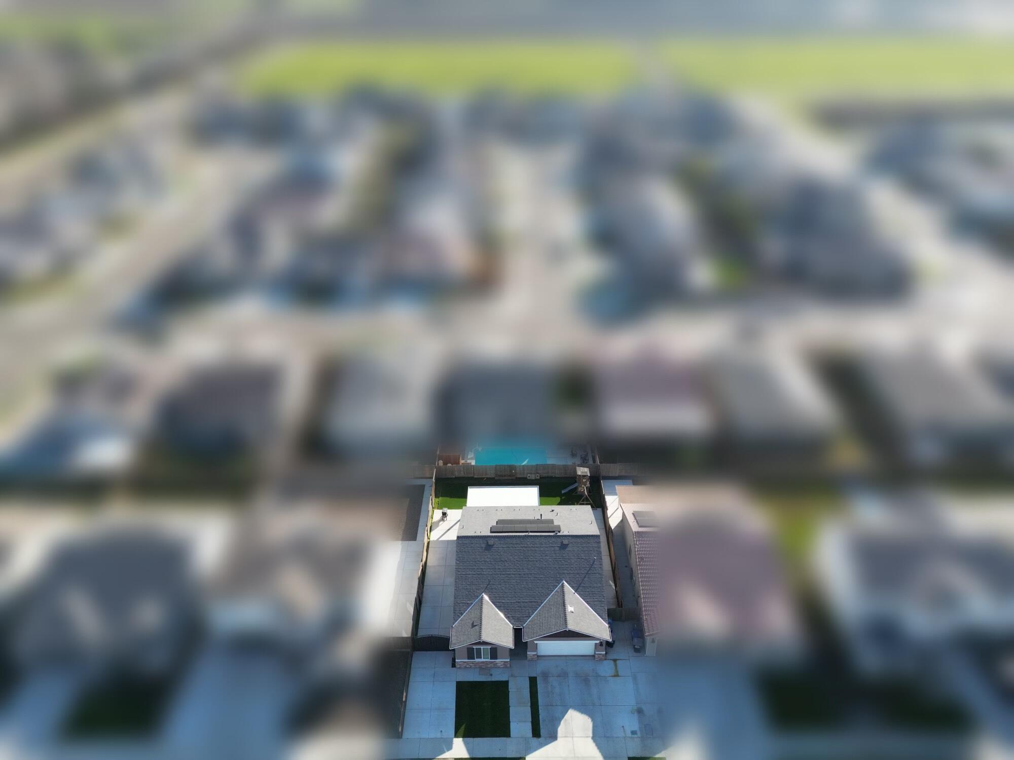 3541 E Laura Ct, Visalia, CA 93292