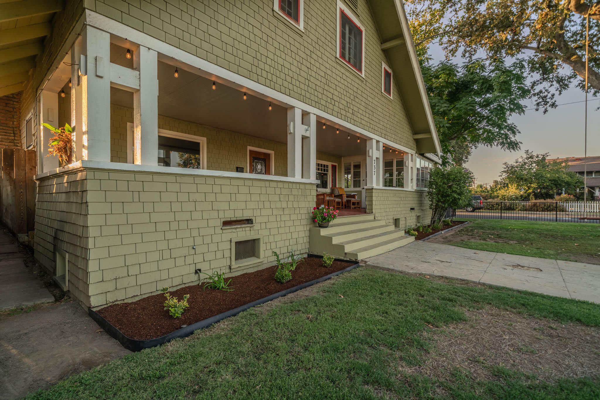 737 N Willis St, Visalia, CA 93291