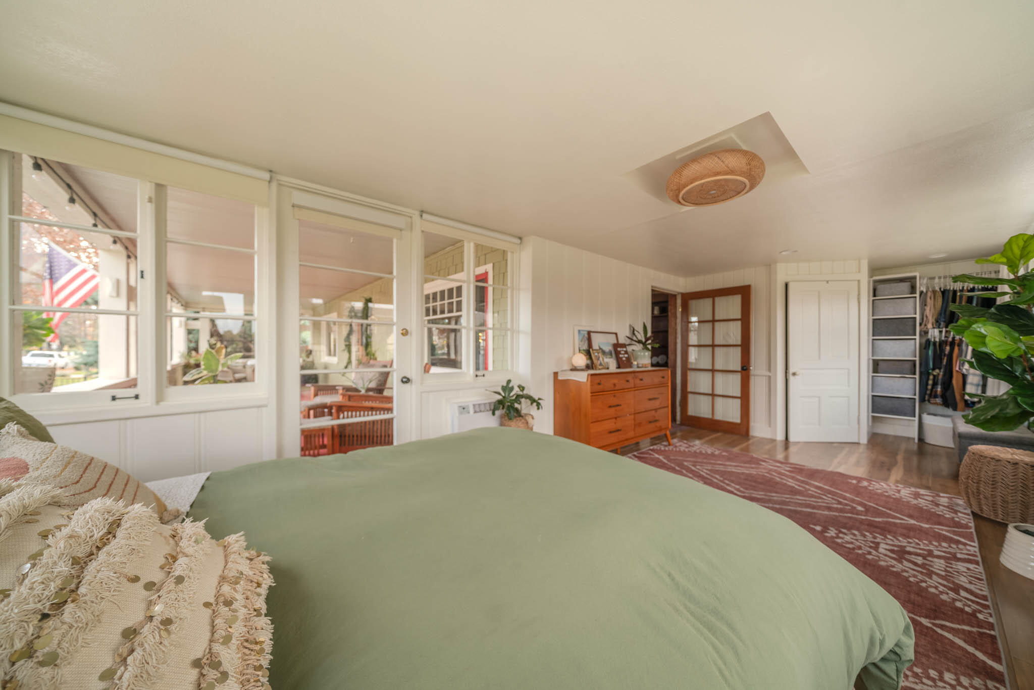 737 N Willis St, Visalia, CA 93291