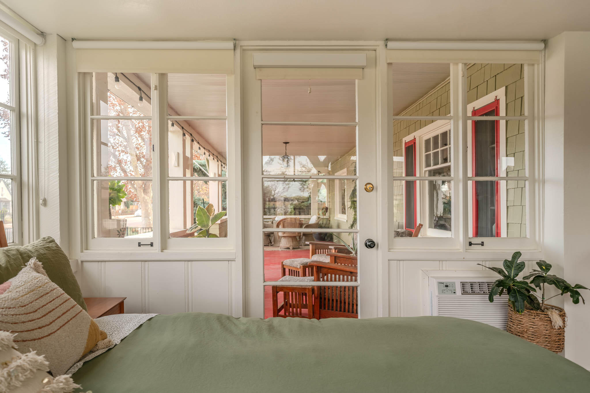 737 N Willis St, Visalia, CA 93291