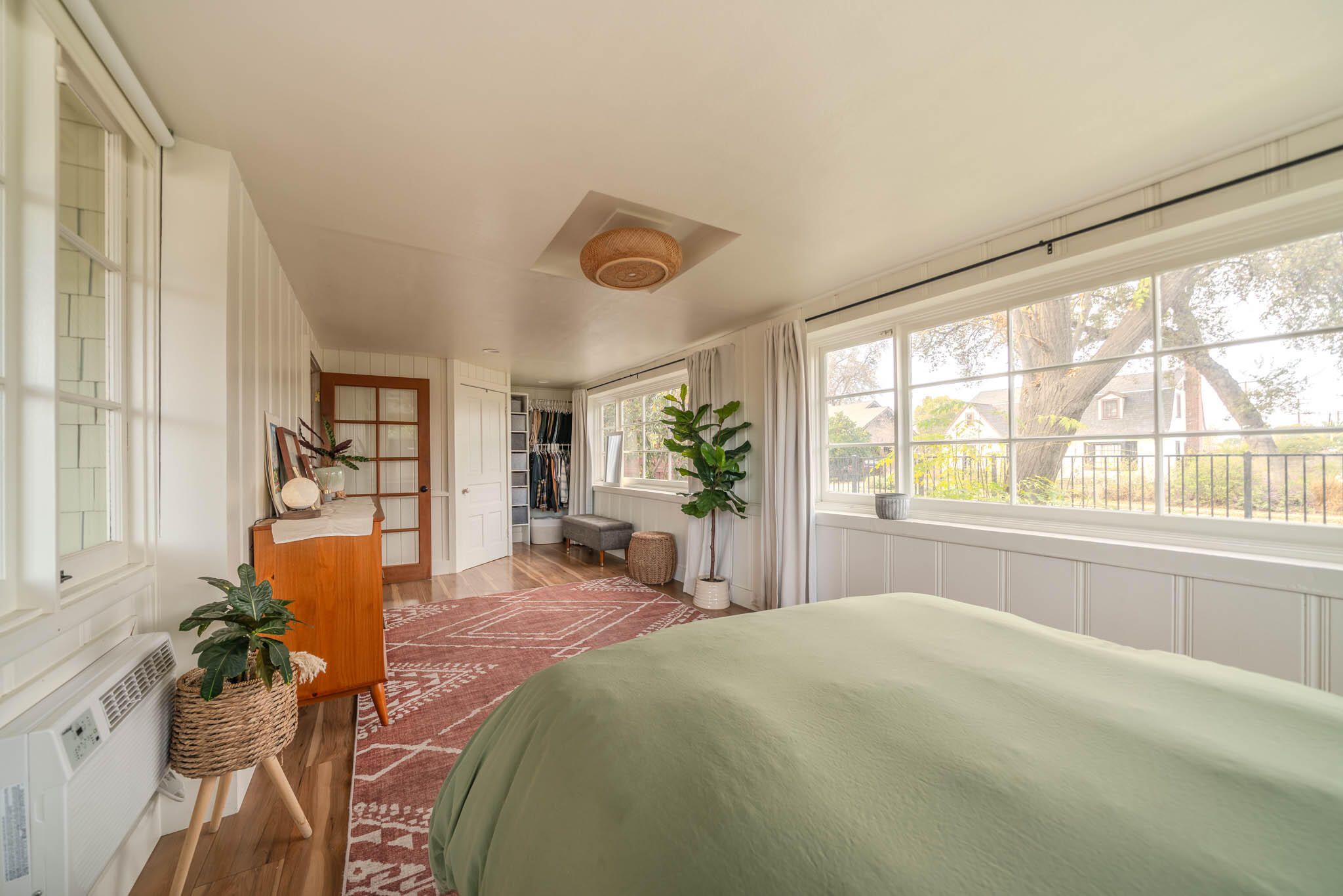 737 N Willis St, Visalia, CA 93291