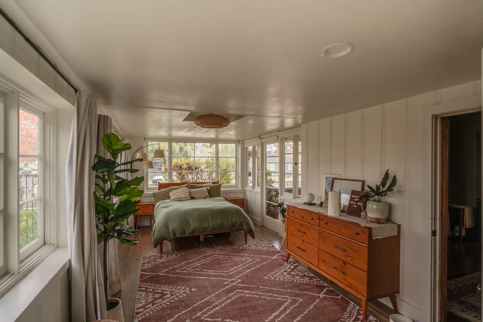 737 N Willis St, Visalia, CA 93291