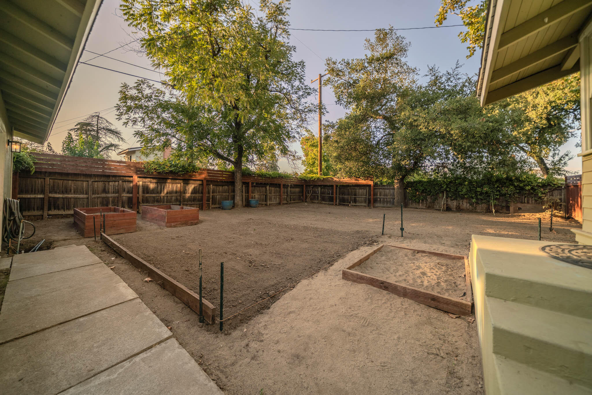 737 N Willis St, Visalia, CA 93291