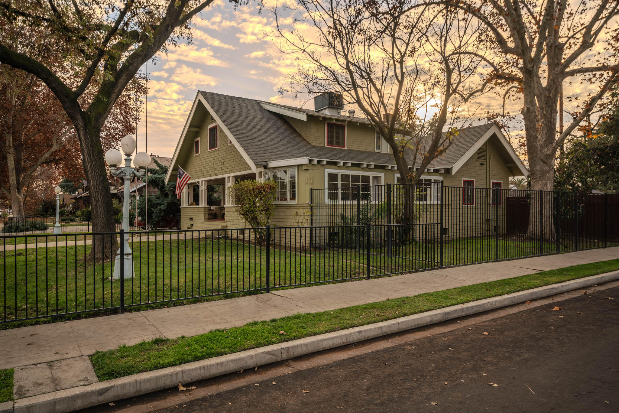 737 N Willis St, Visalia, CA 93291