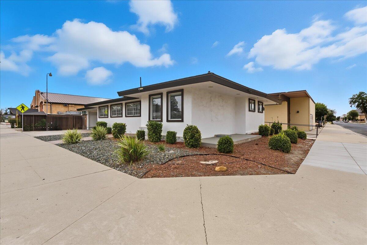 396 N 3rd St, Porterville, CA 93257