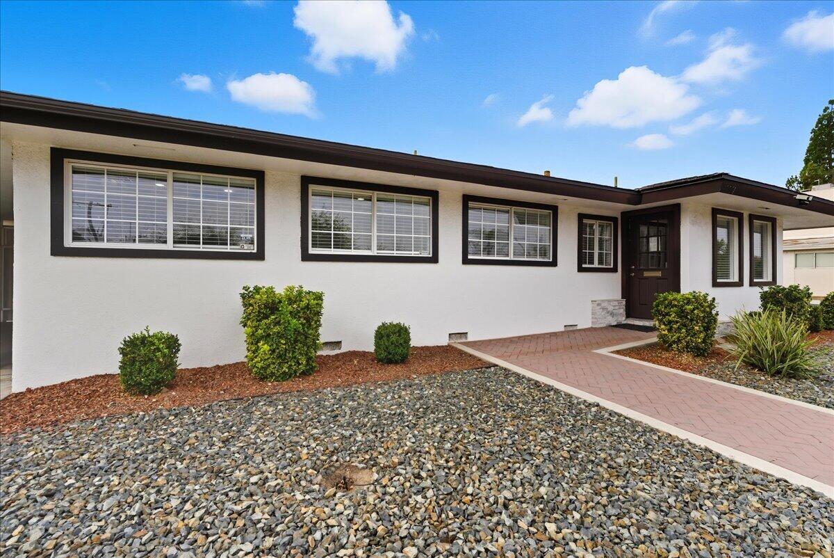 396 N 3rd St, Porterville, CA 93257