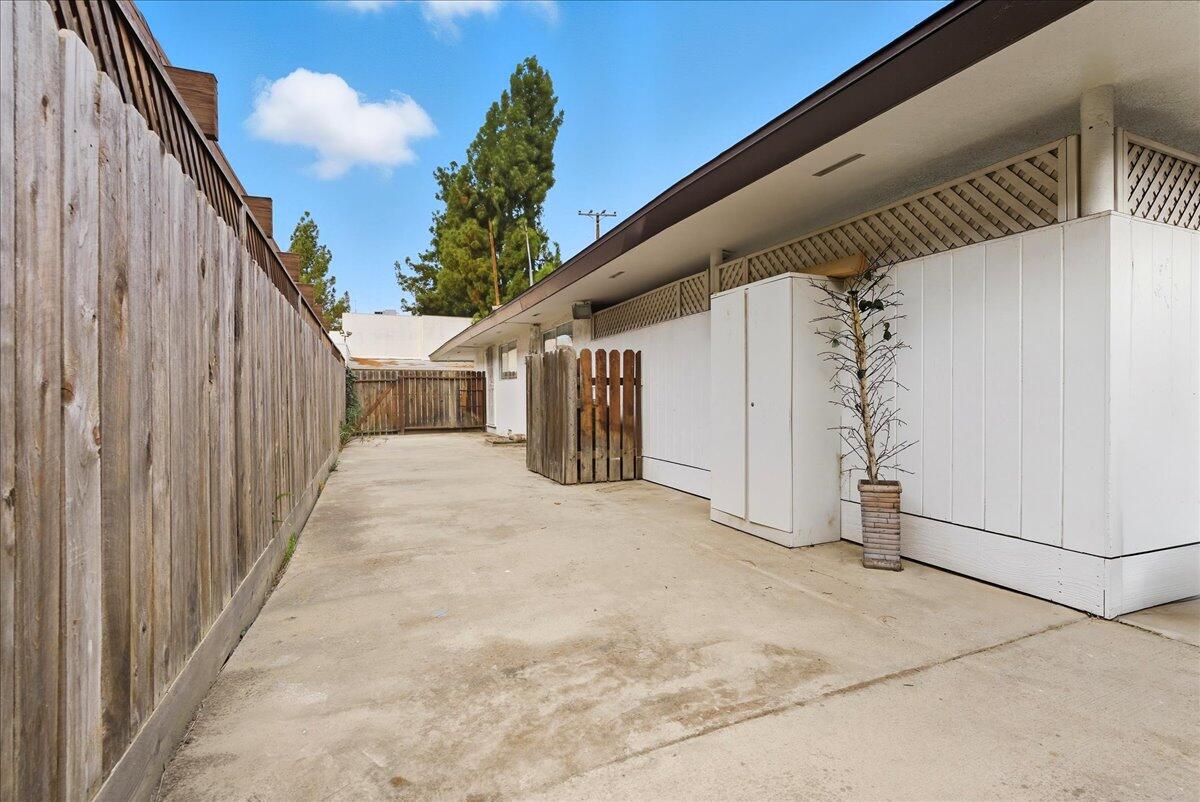 396 N 3rd St, Porterville, CA 93257