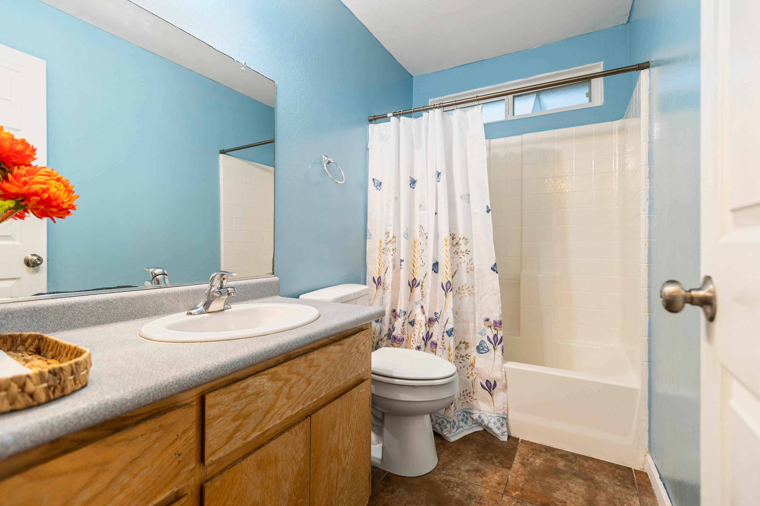 1021 Princeton Ave, Lindsay, CA 93247