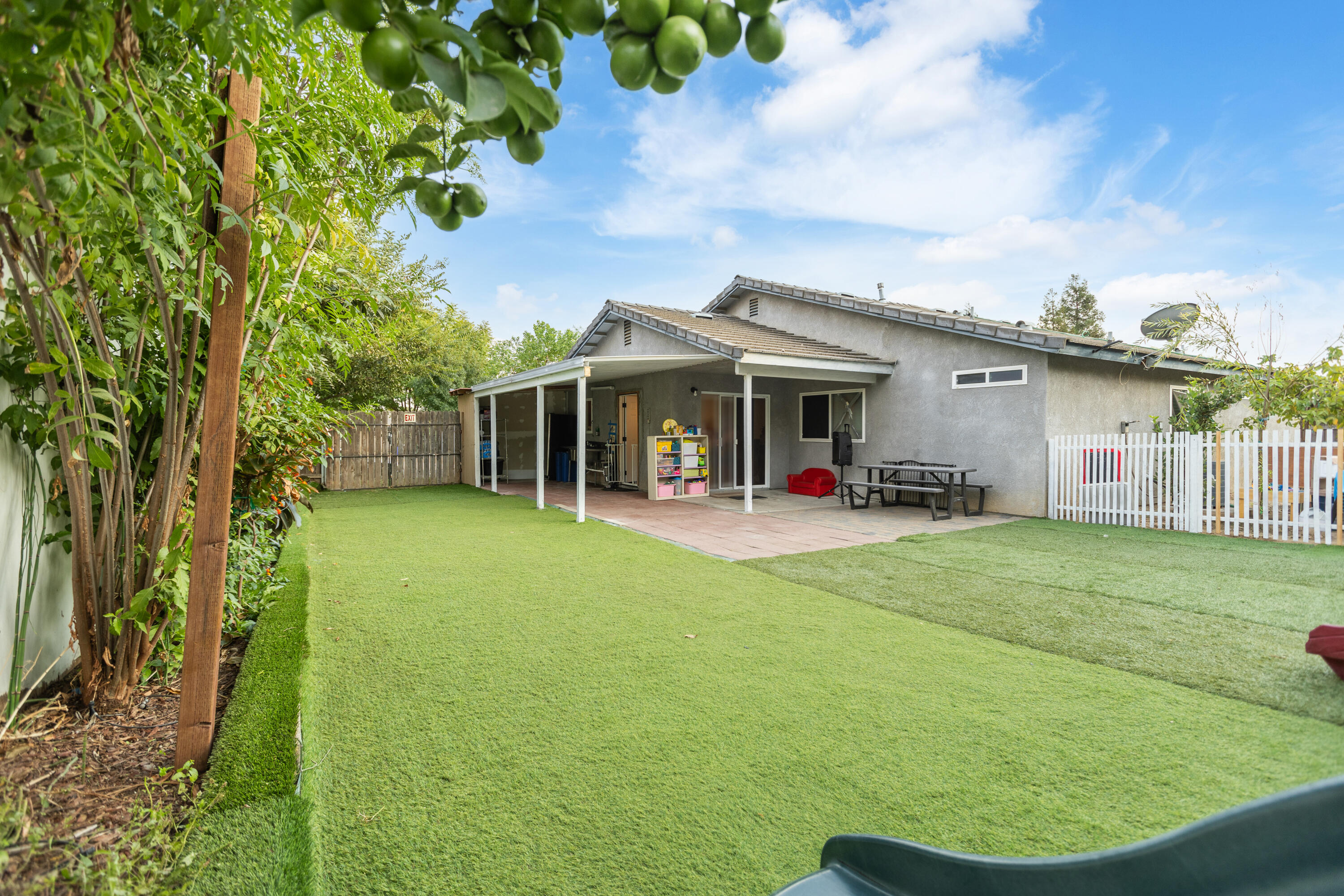 1021 Princeton Ave, Lindsay, CA 93247