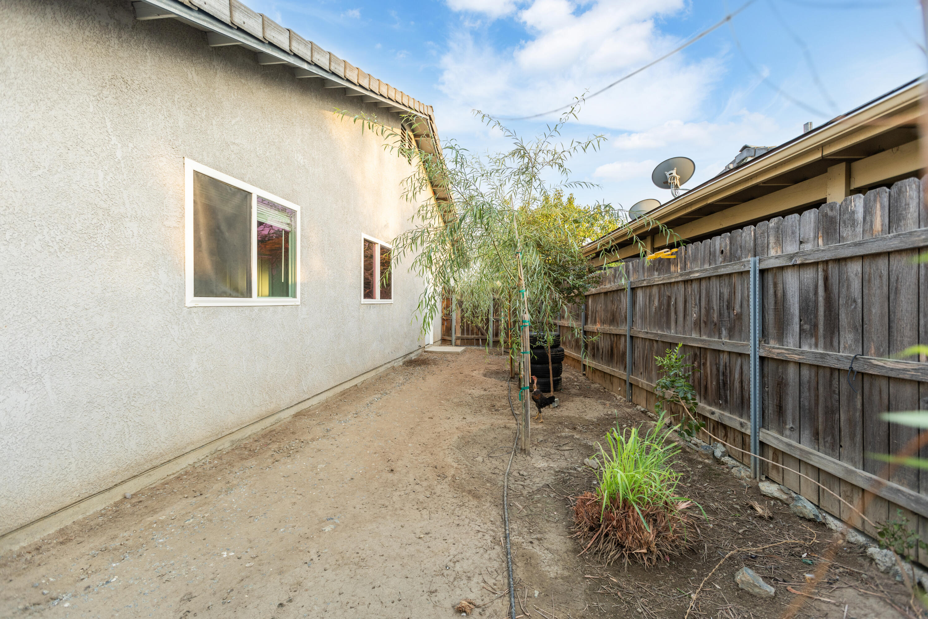 1021 Princeton Ave, Lindsay, CA 93247