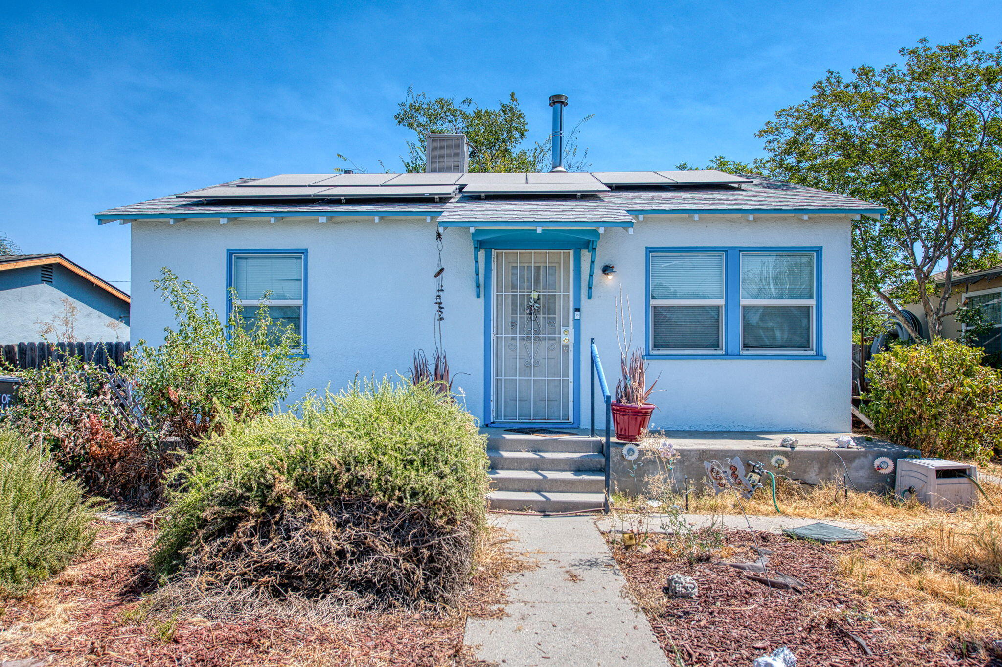 908 S Clark St, Visalia, CA 93292