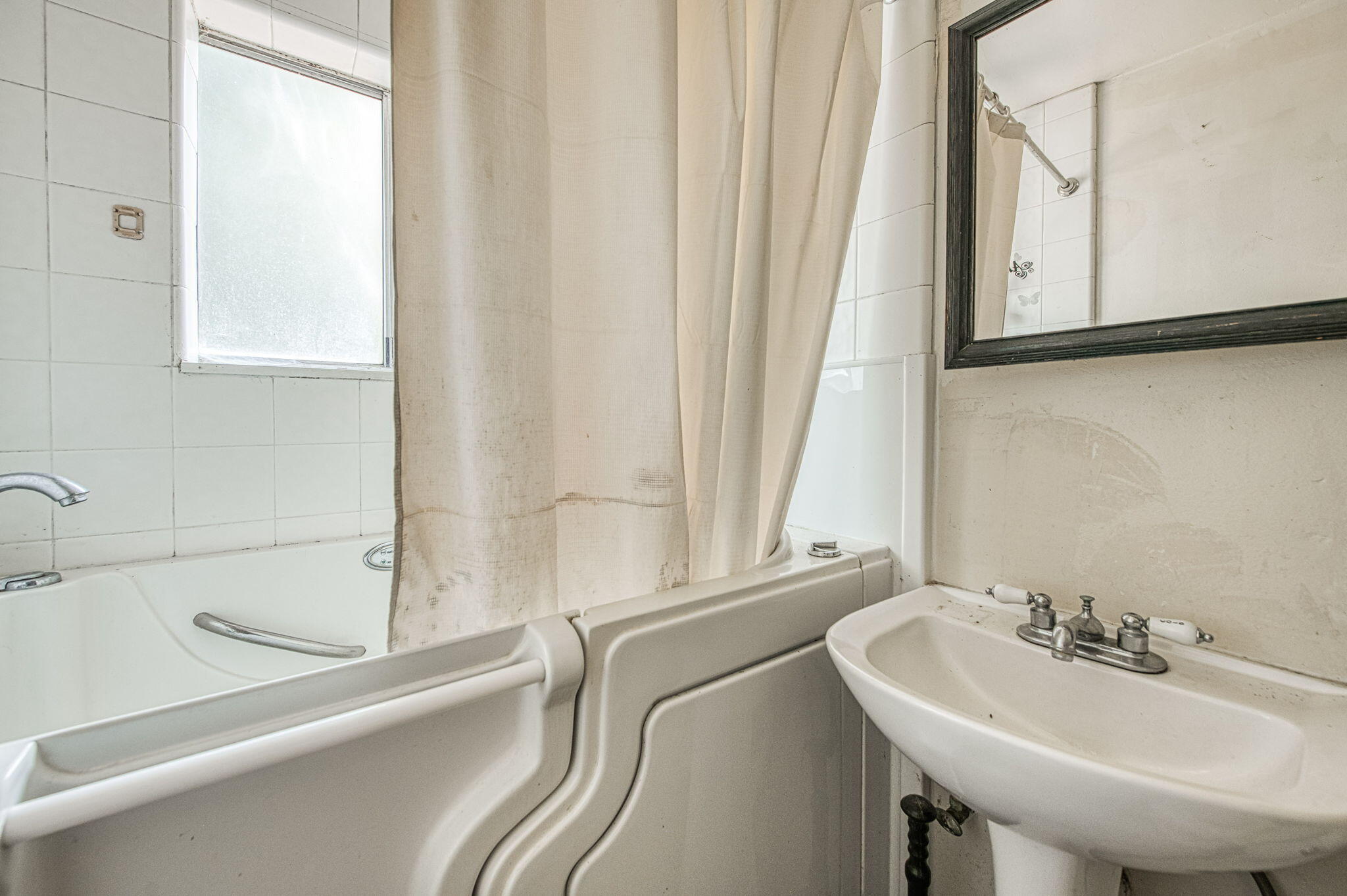 908 S Clark St, Visalia, CA 93292