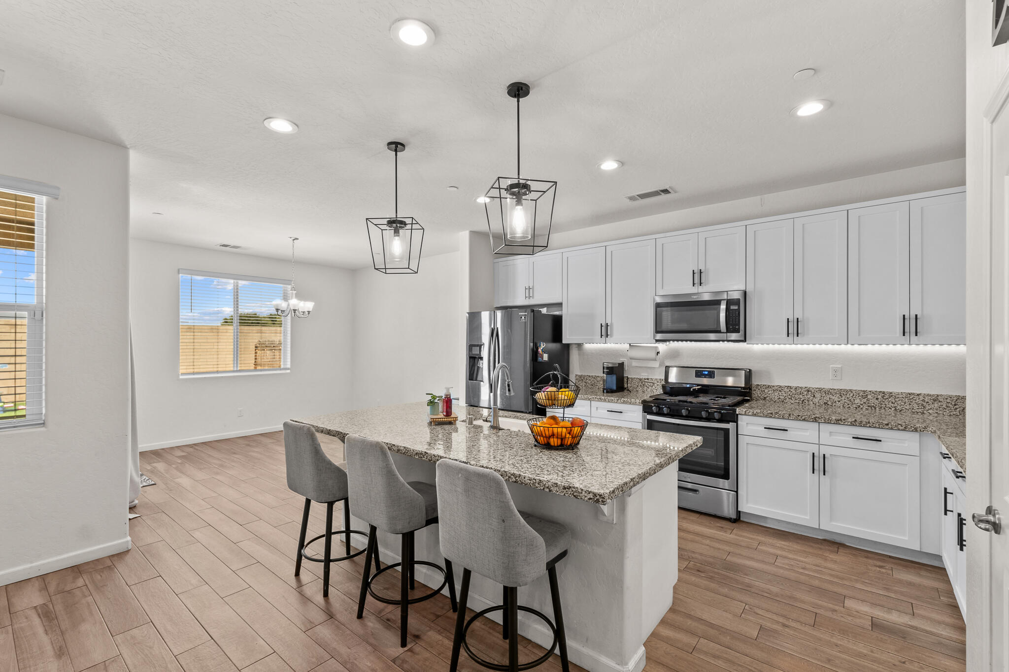 3637 Luke St, Tulare, CA 93274