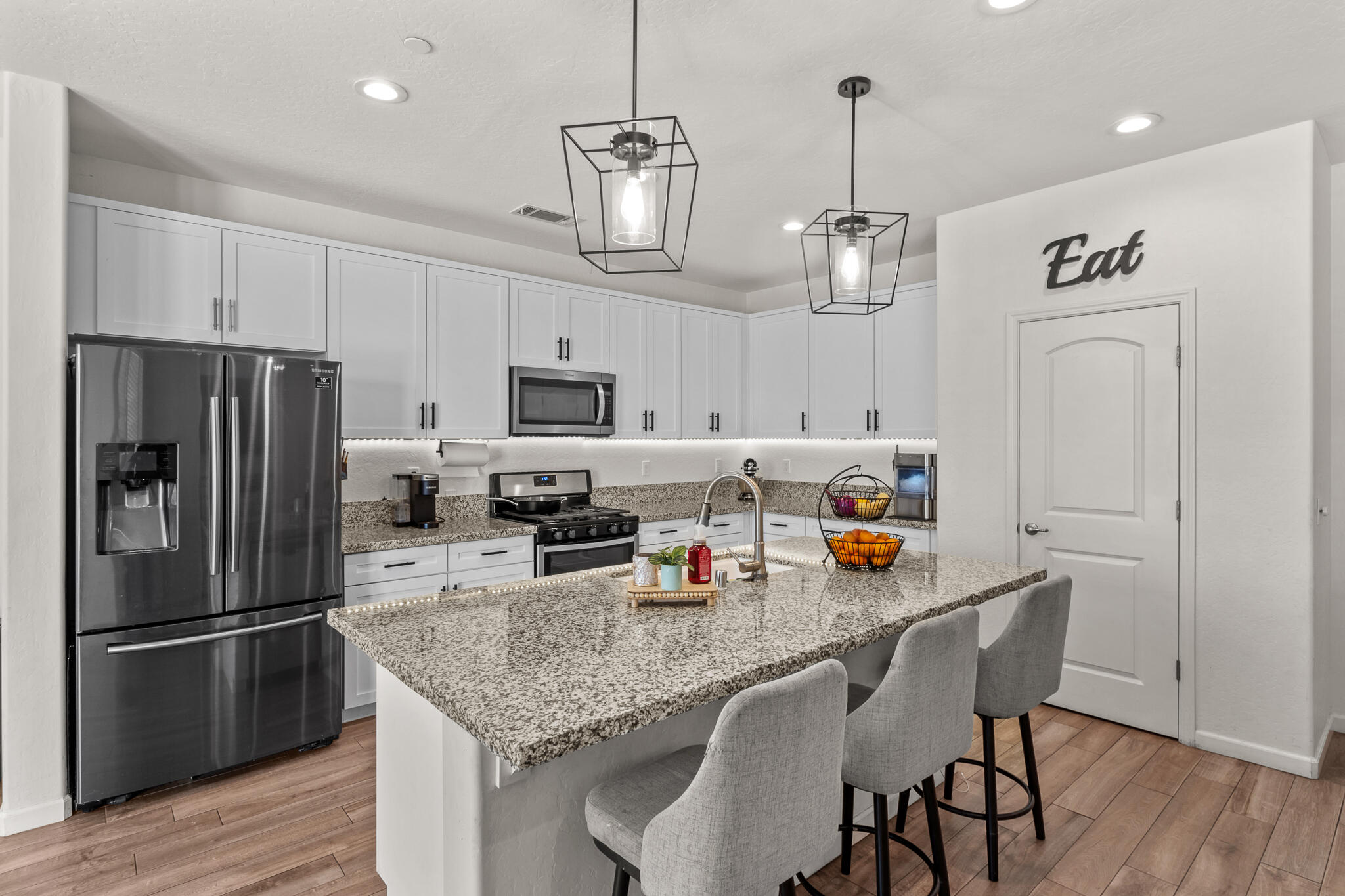 3637 Luke St, Tulare, CA 93274