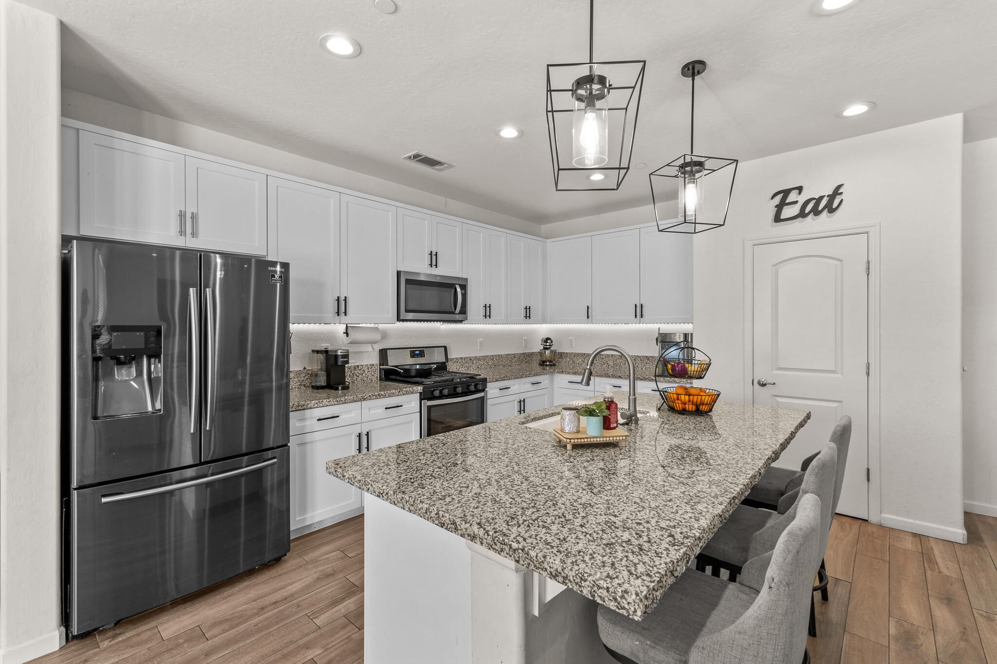 3637 Luke St, Tulare, CA 93274