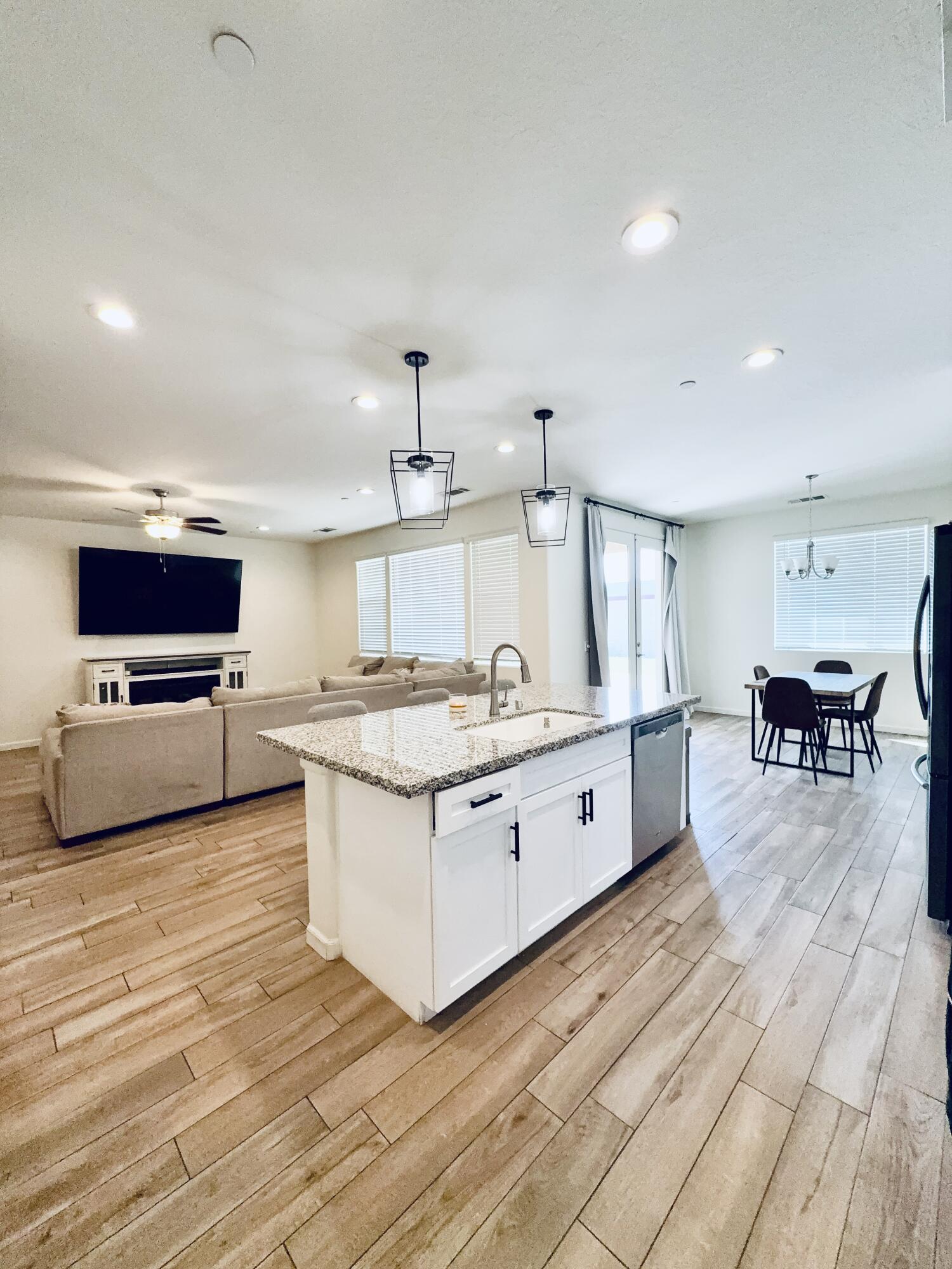 3637 Luke St, Tulare, CA 93274