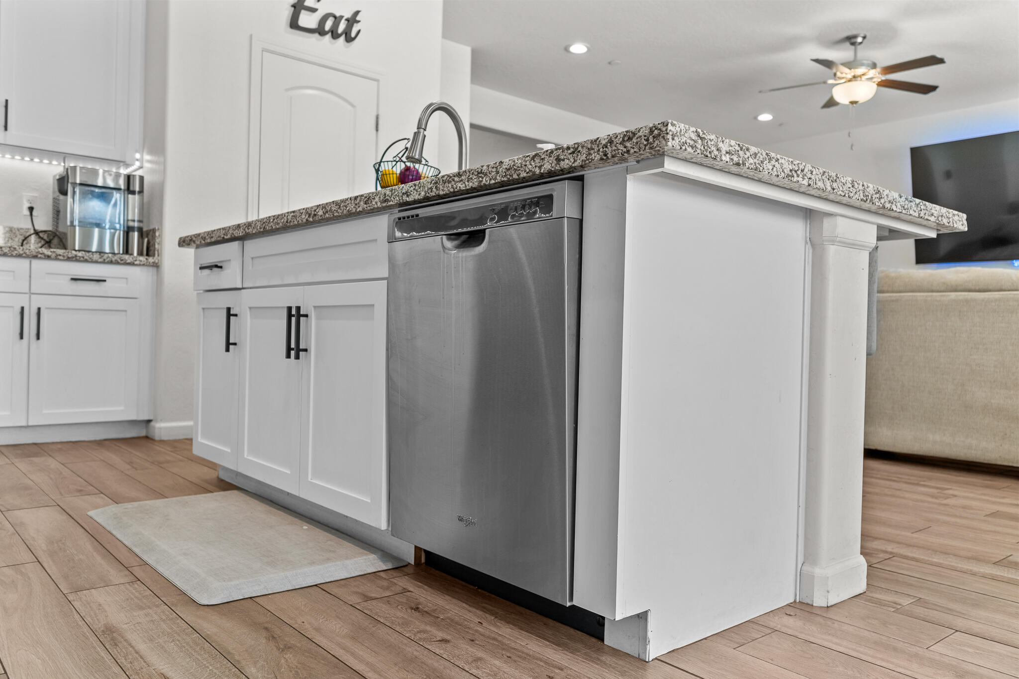 3637 Luke St, Tulare, CA 93274