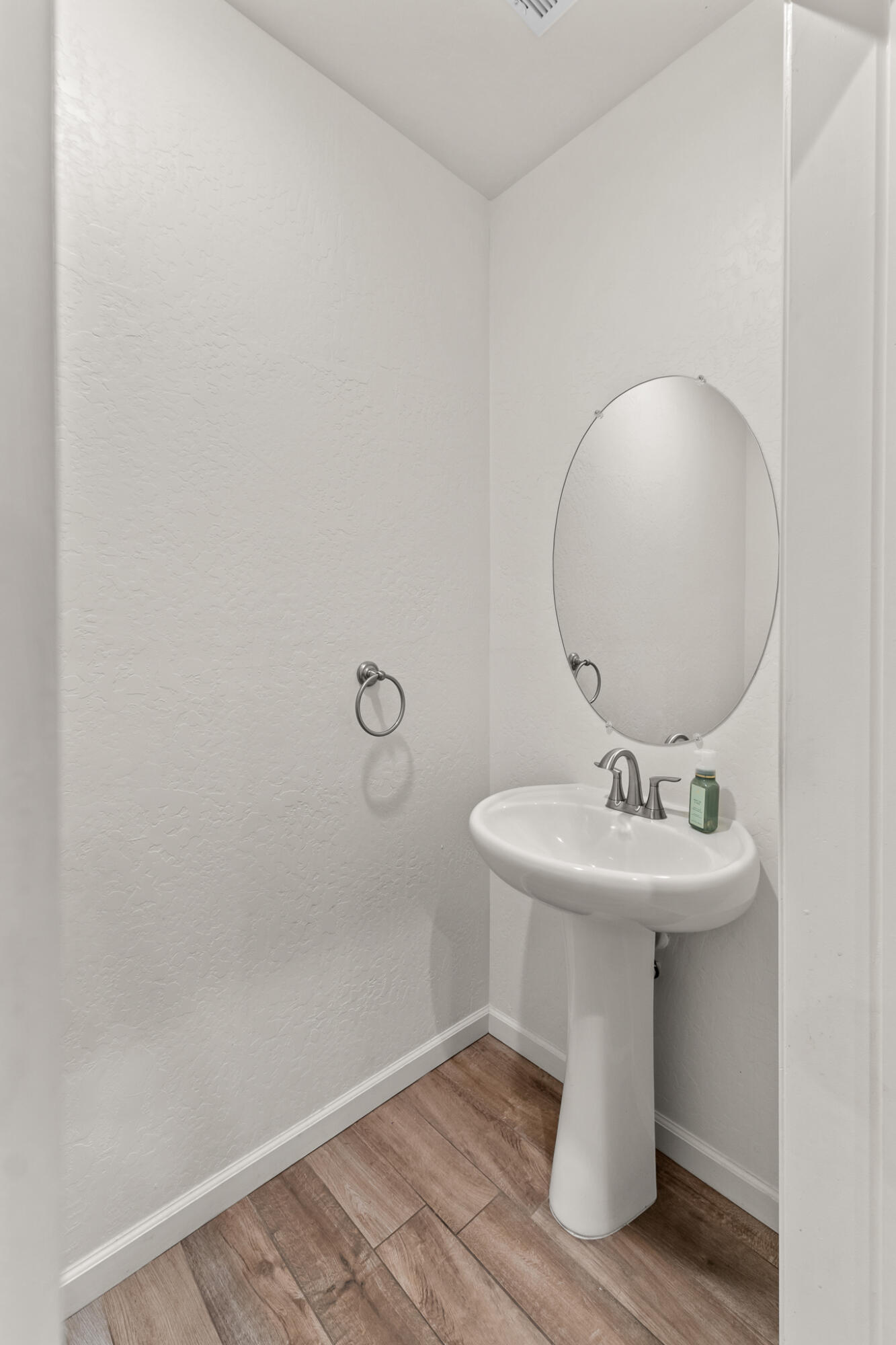 3637 Luke St, Tulare, CA 93274