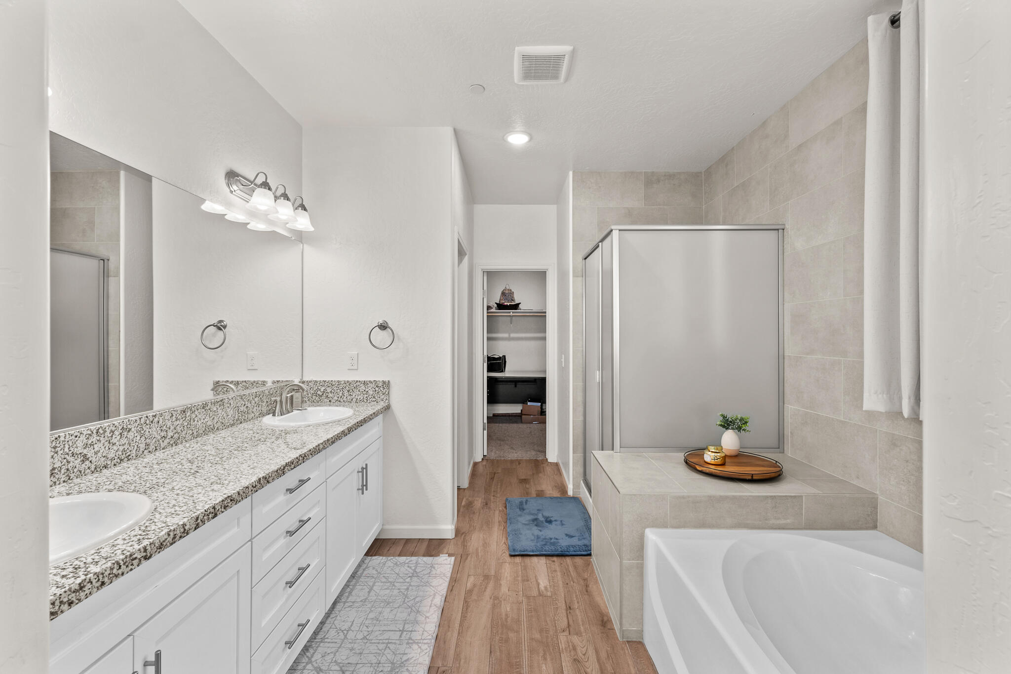 3637 Luke St, Tulare, CA 93274