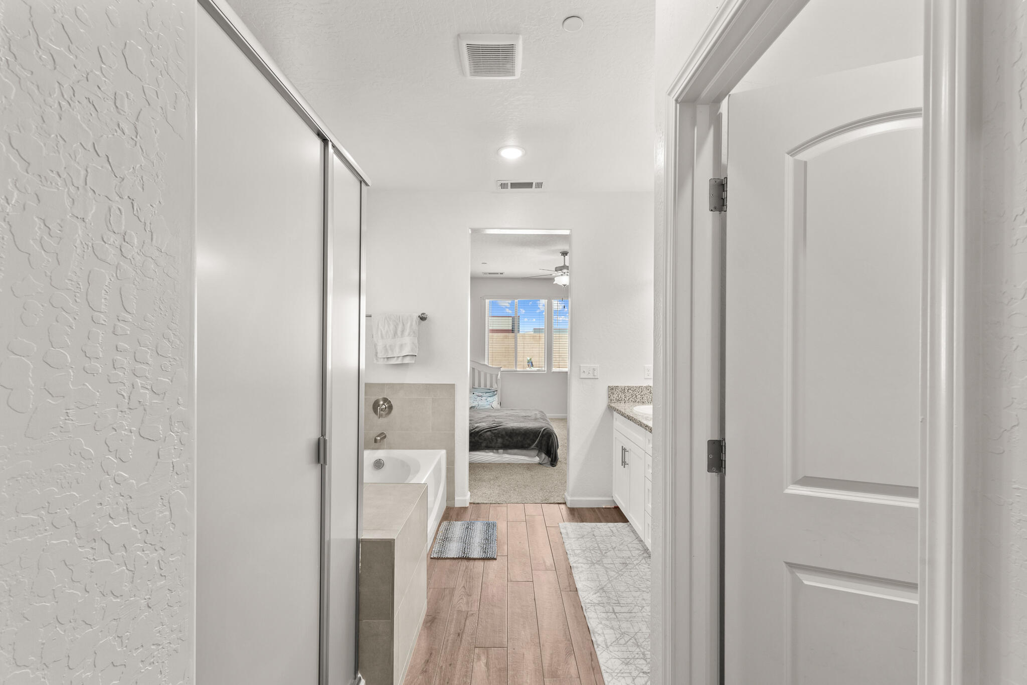 3637 Luke St, Tulare, CA 93274