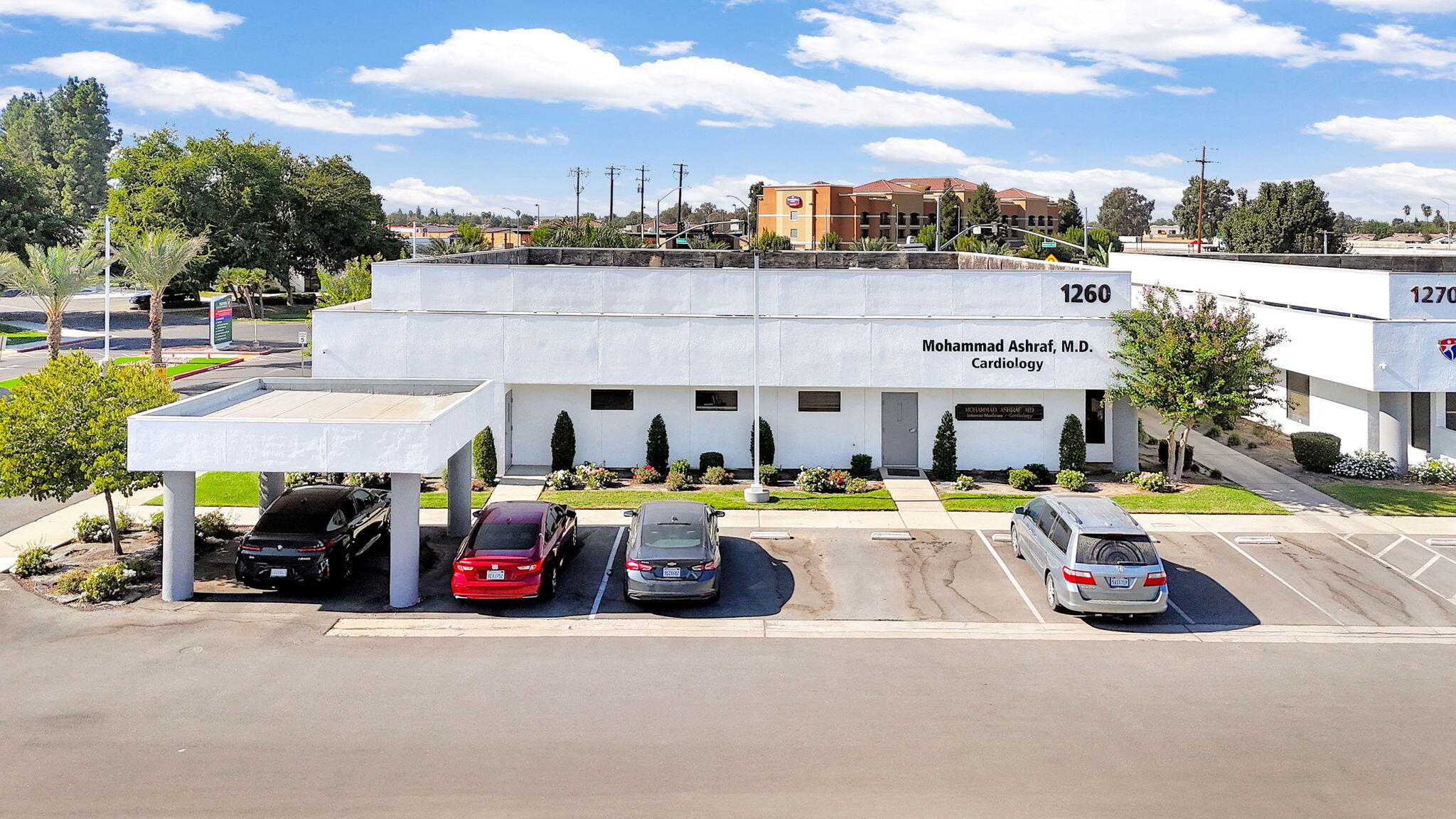 1206 E Almond Ave, Madera, CA 93637